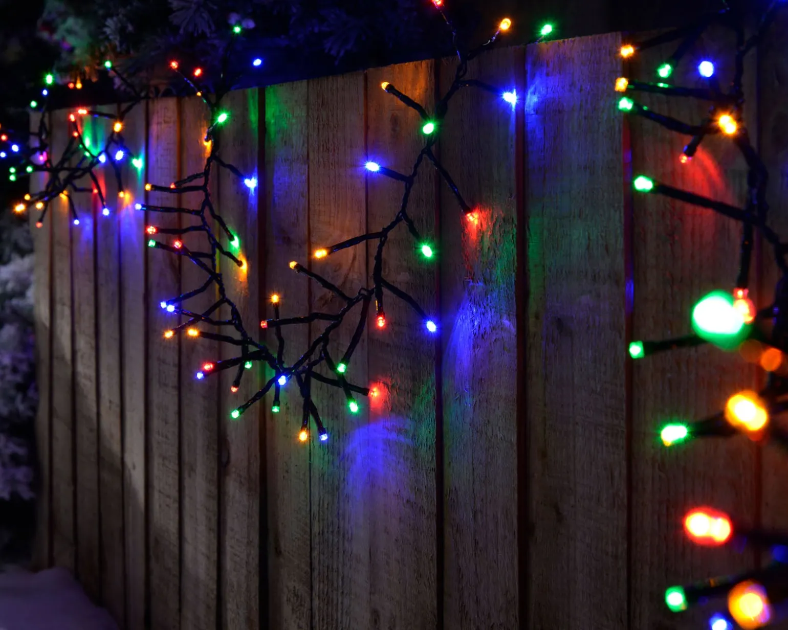 180 Chasing Cluster Light String, Multi-Coloured