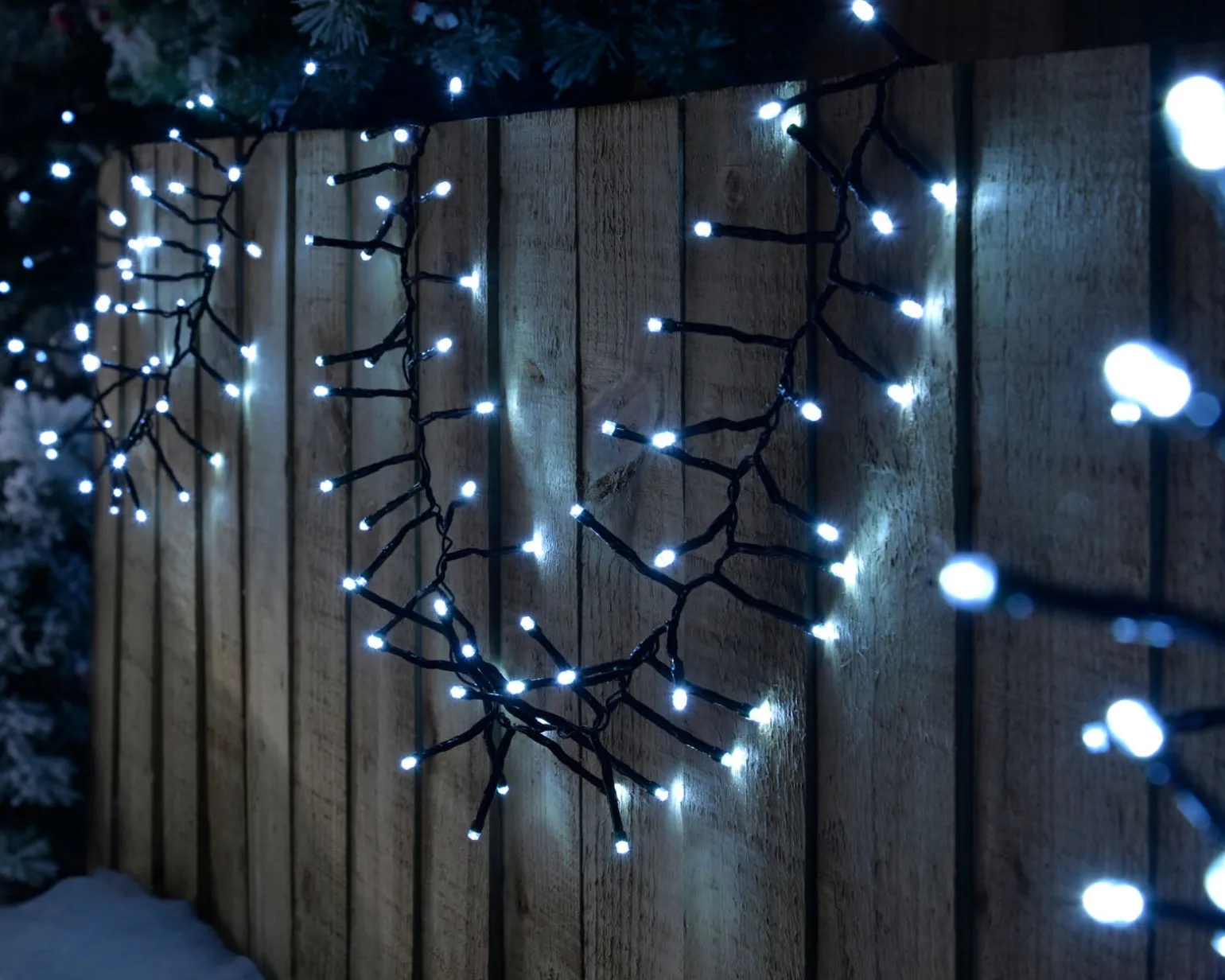 180 Chasing Cluster Light String, Bright White