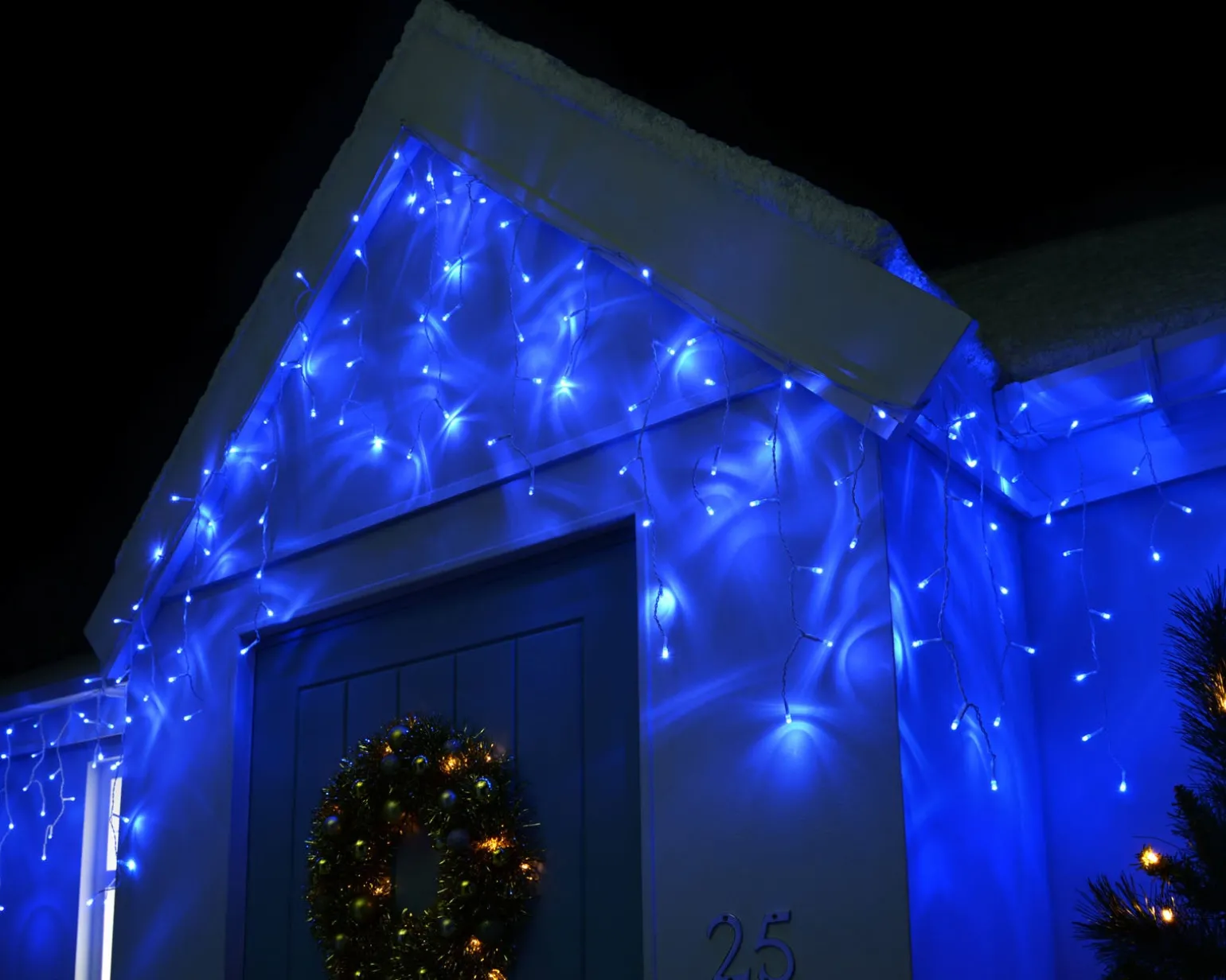 360 Icicle LED Light String, Blue, 8.8 M