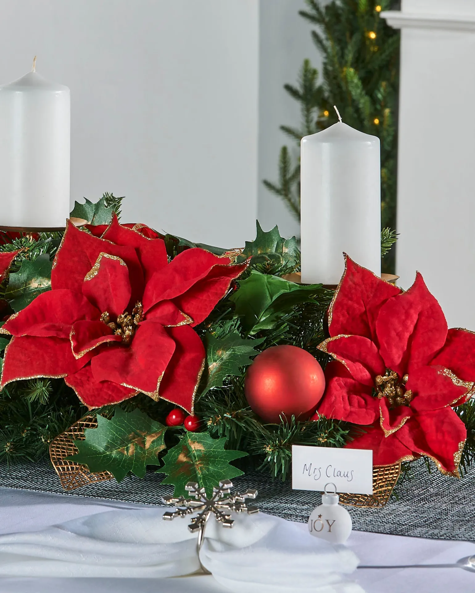3 Pillar Decorated Garland Candle Holder, Red, 76 Cm