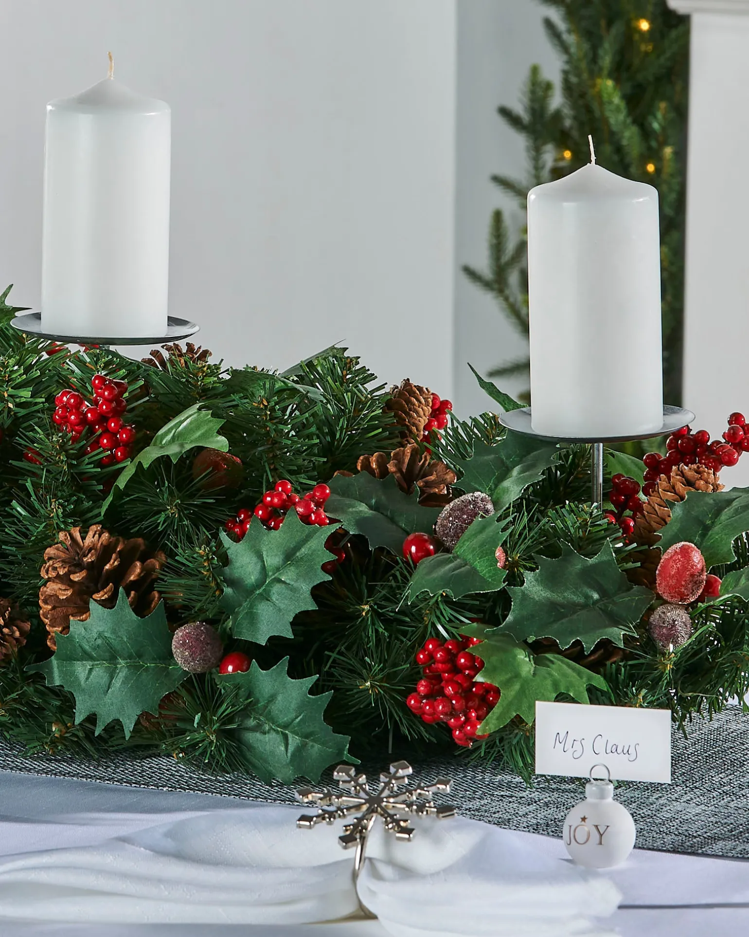 3 Pillar Decorated Garland Candle Holder, Red, 76 Cm