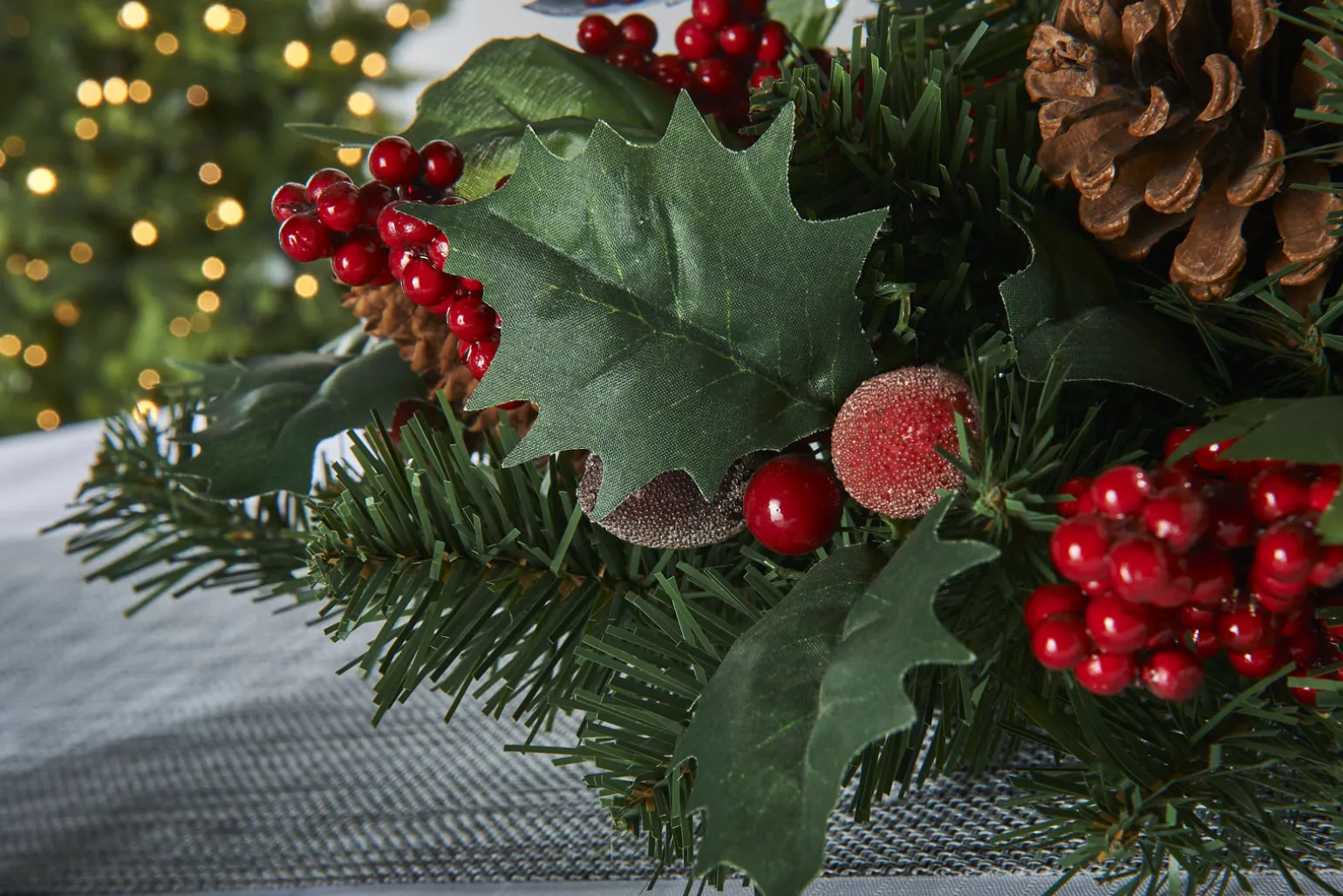 3 Pillar Decorated Garland Candle Holder, Red, 76 Cm