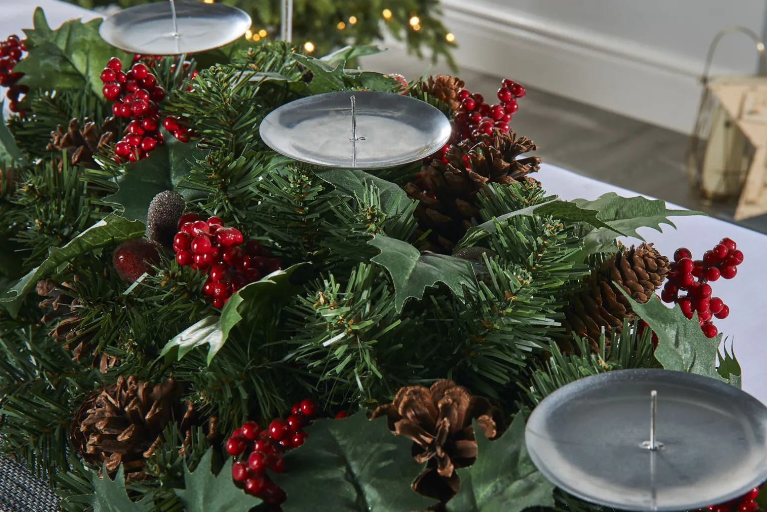 3 Pillar Decorated Garland Candle Holder, Red, 76 Cm
