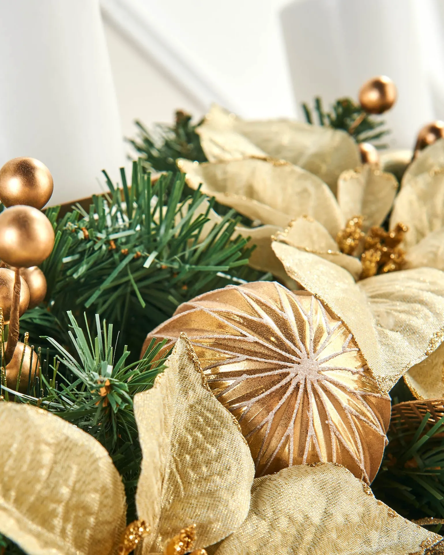 3 Pillar Decorated Garland Candle Holder, Cream/Gold, 76 Cm