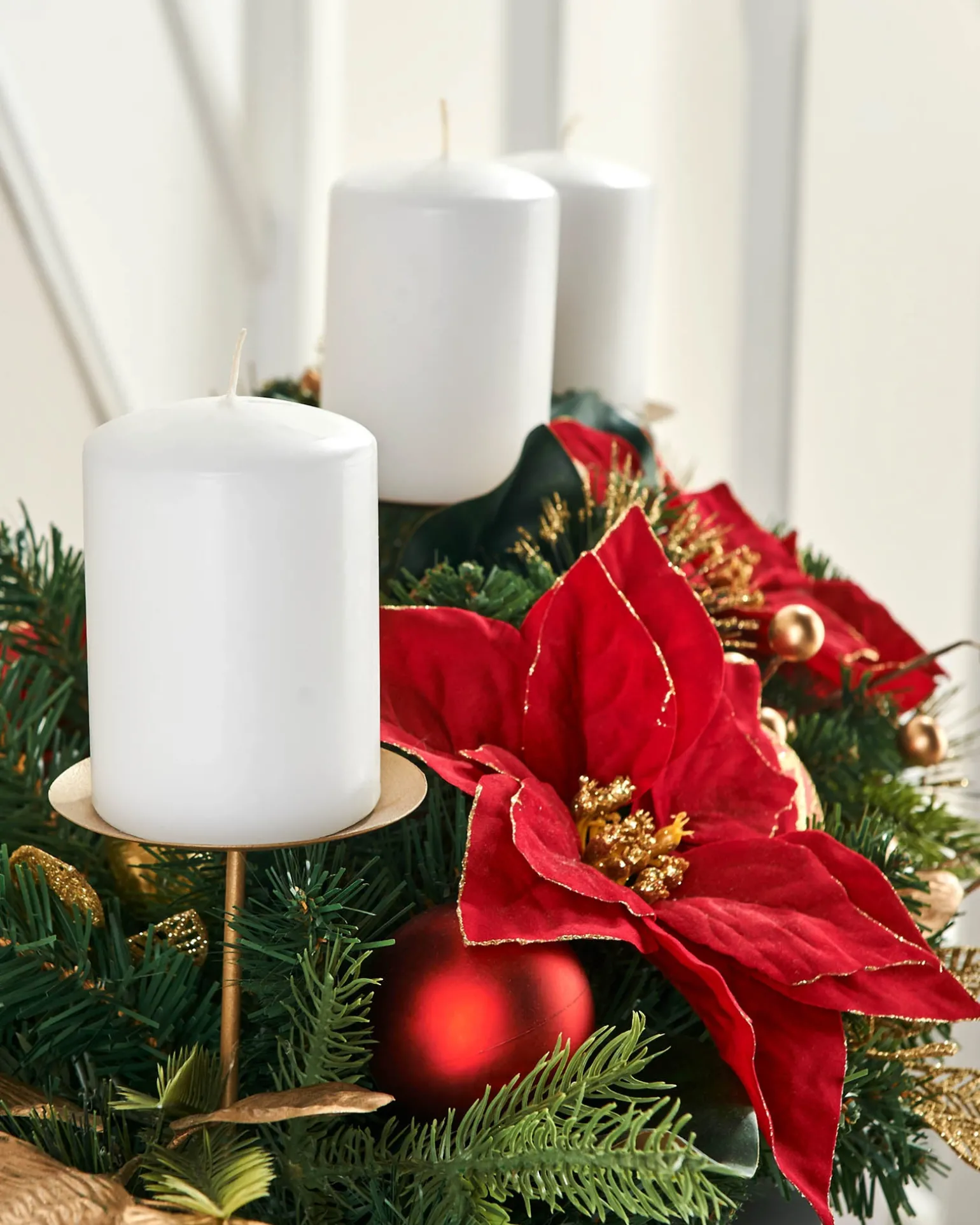 3 Pillar Decorated Garland Candle Holder, Red/Gold, 76 Cm
