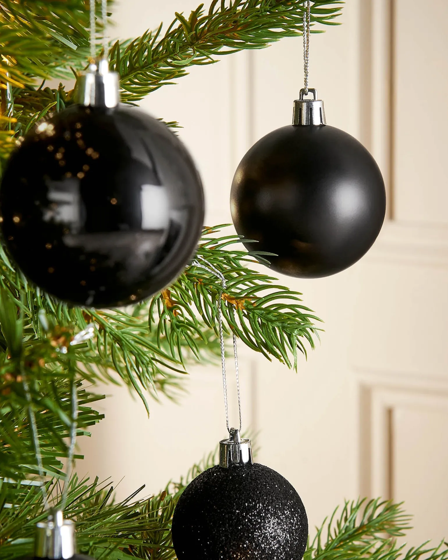 Black Shatterproof Bauble, 50 Pack