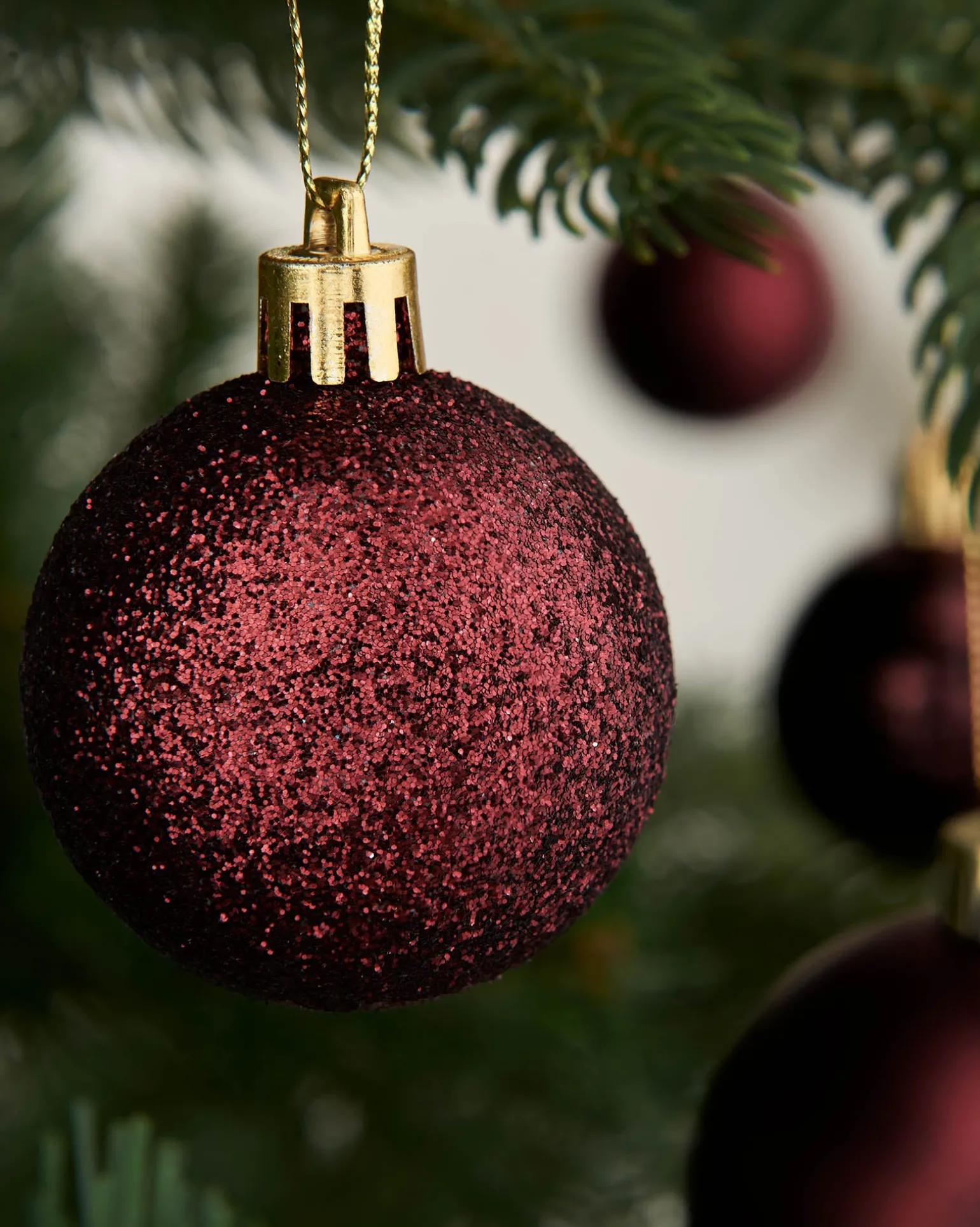 Burgundy Shatterproof Bauble, 50 Pack