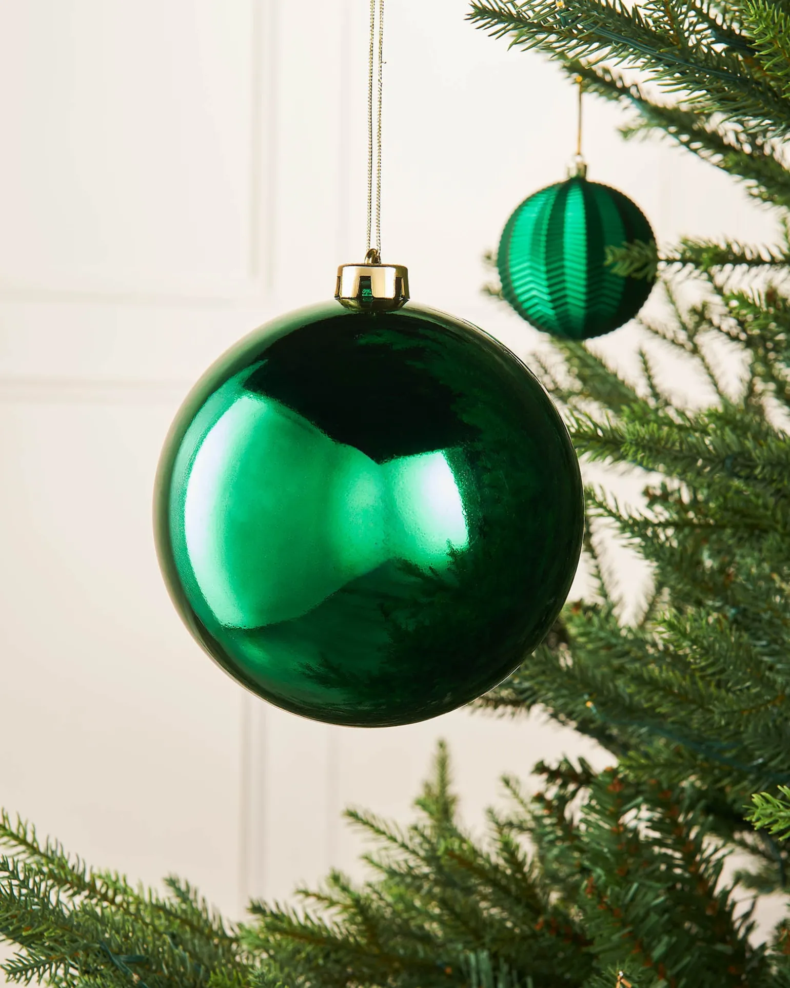 Christmas Green Large Gloss Shatterproof Bauble, 15 Cm