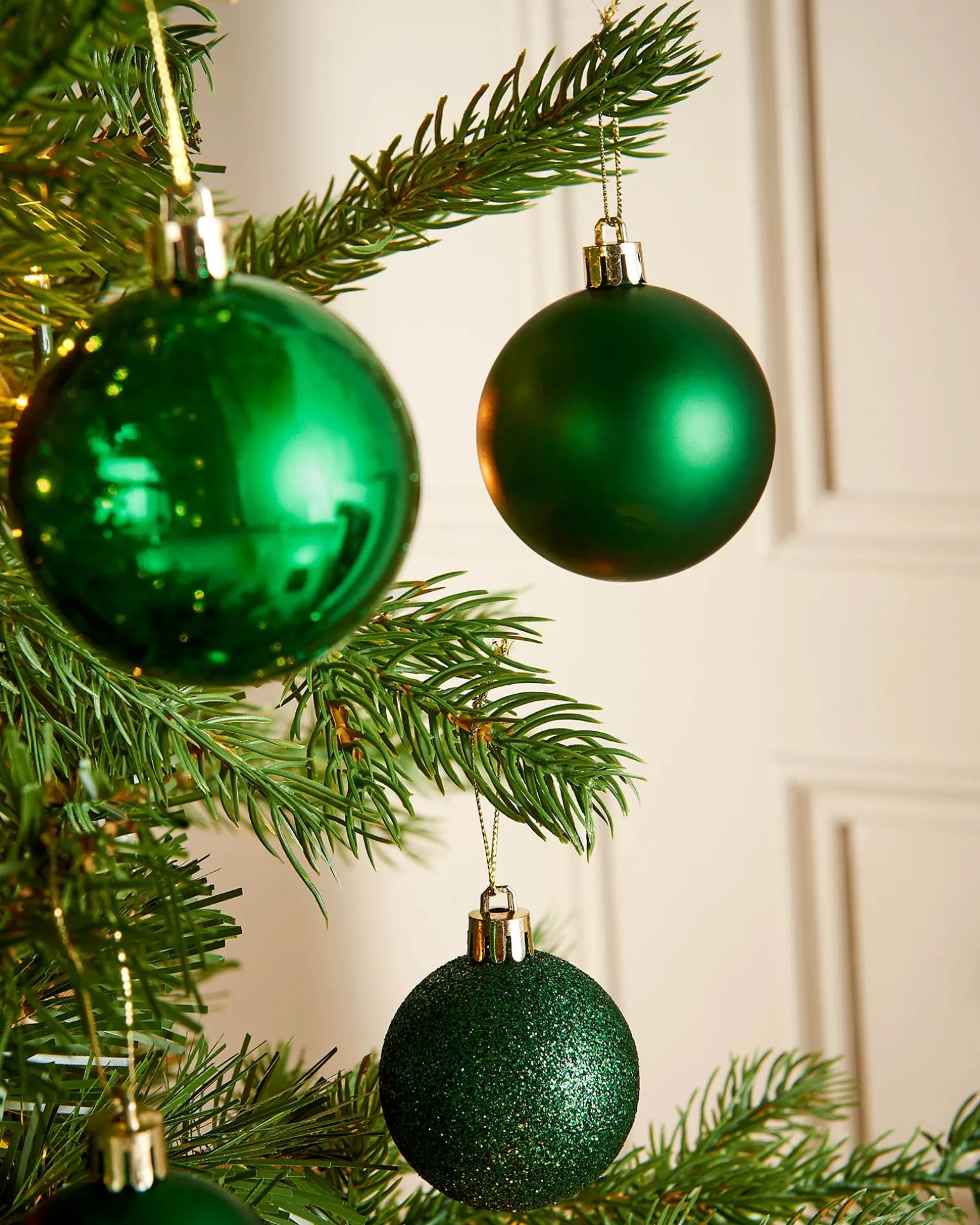 Christmas Green Shatterproof Bauble, 50 Pack