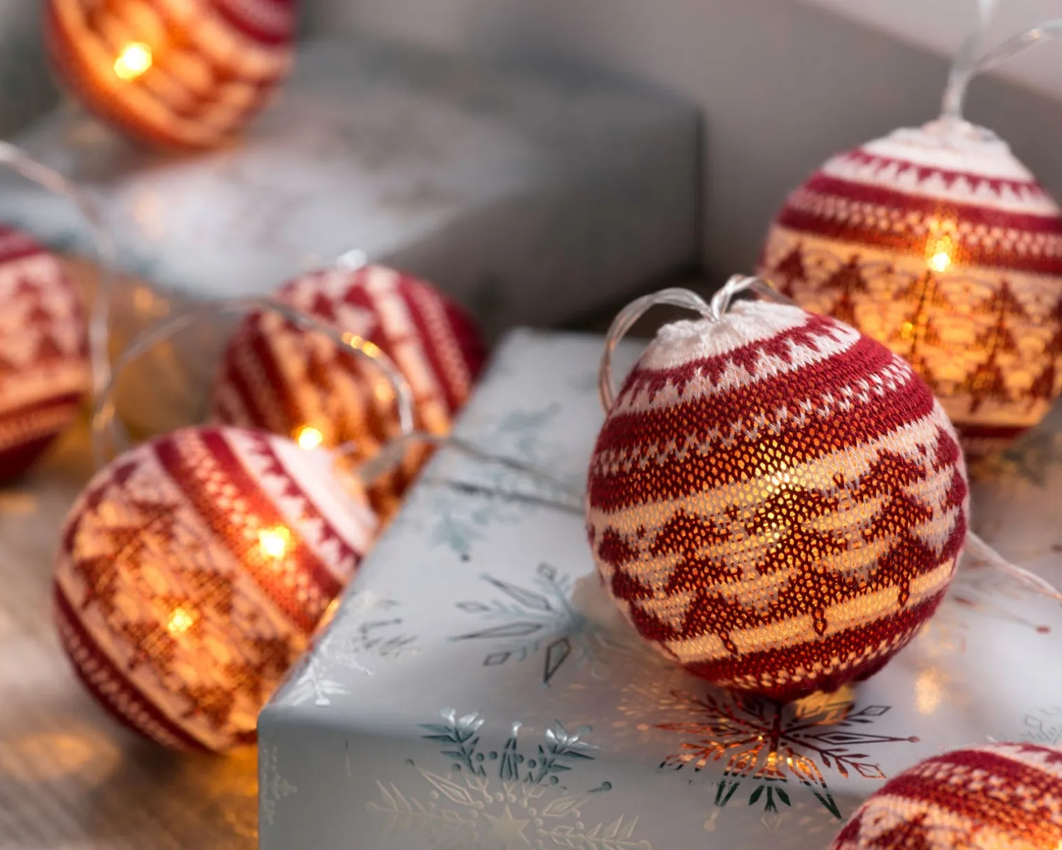 Cotton Ball 20 LED Fairisle Light String, 3 M