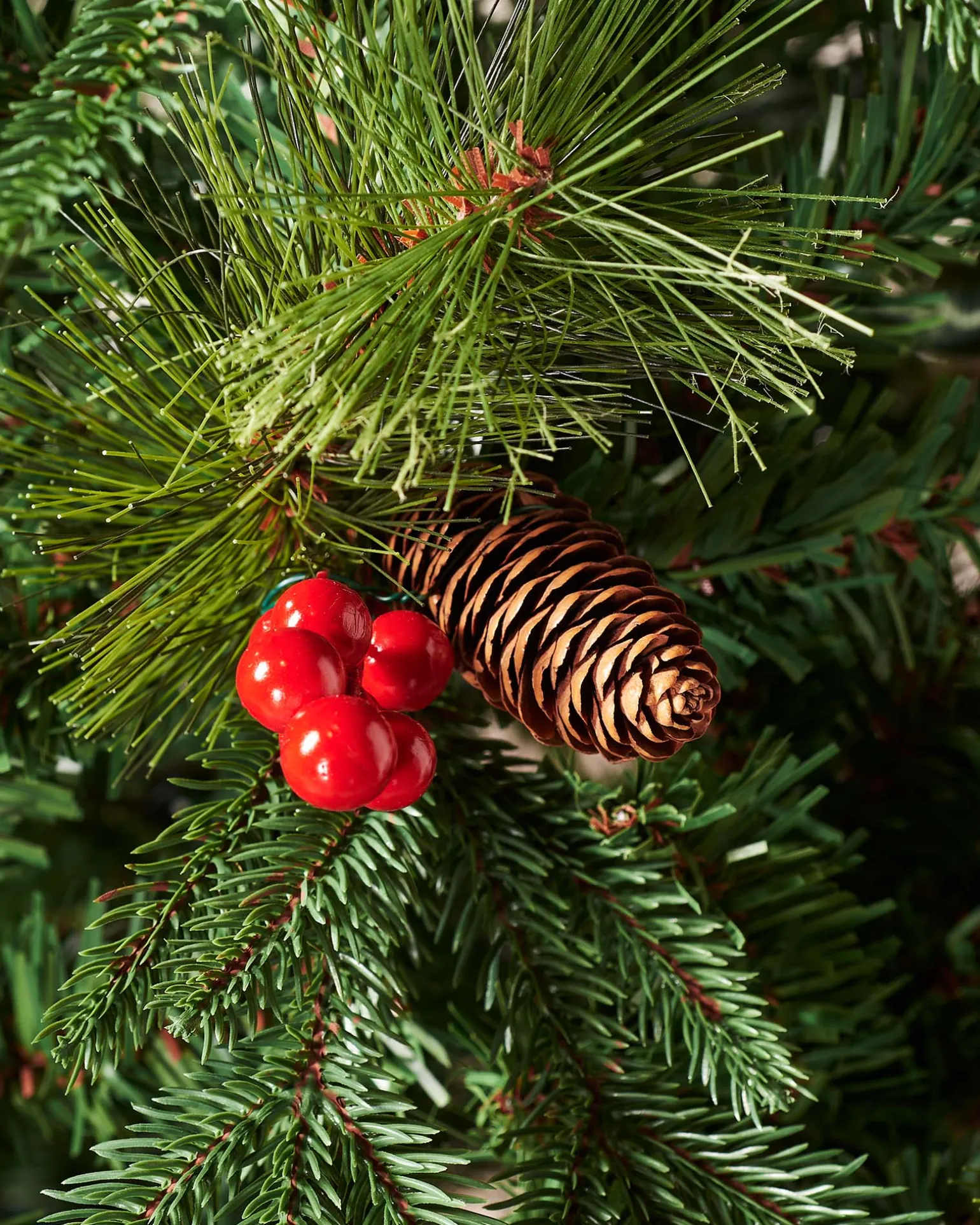 Decorated Mixed Tip Berries & Pinecones Christmas Tree, 6 Ft