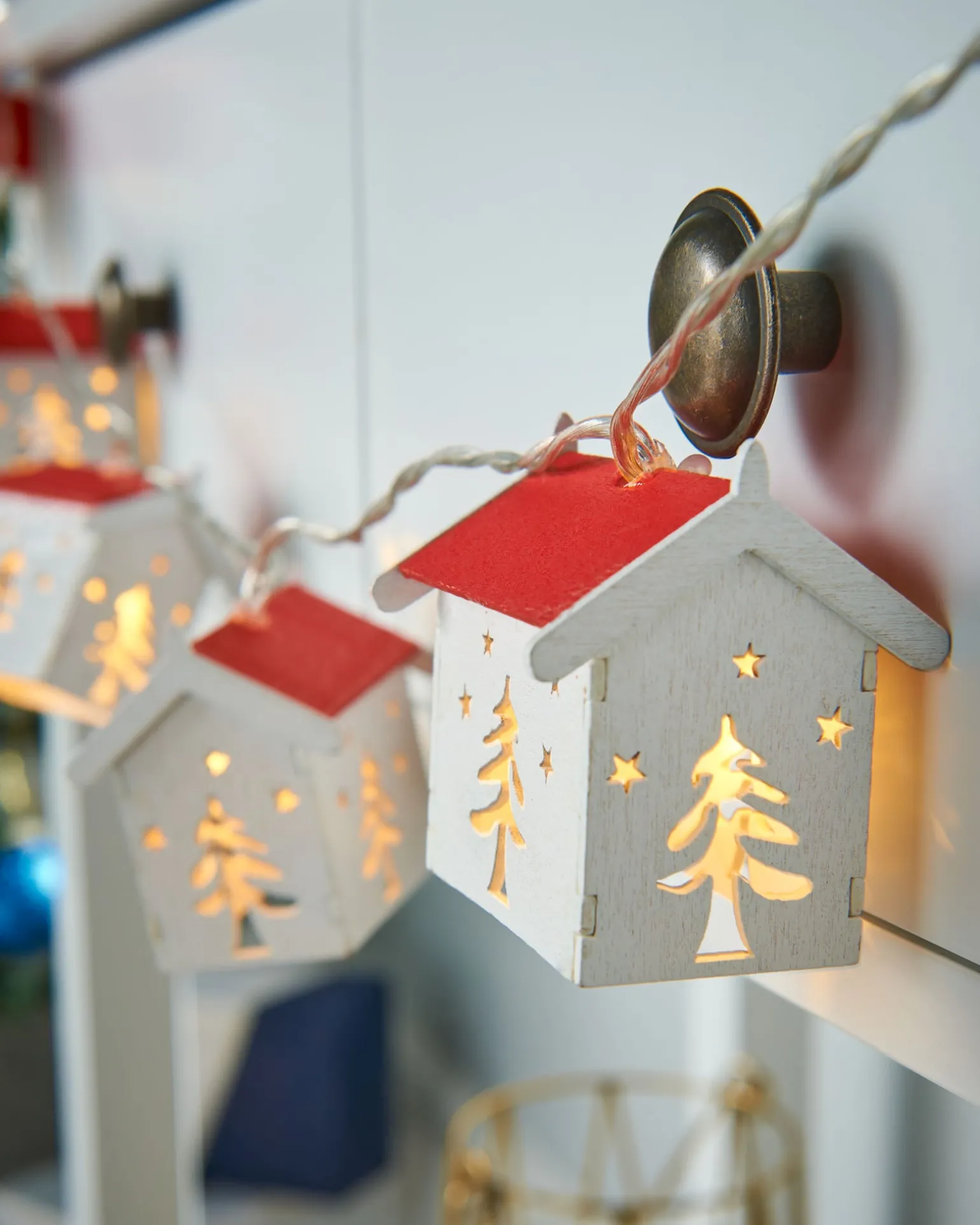 Decorative Wooden House LED Lights String, 1.8 M