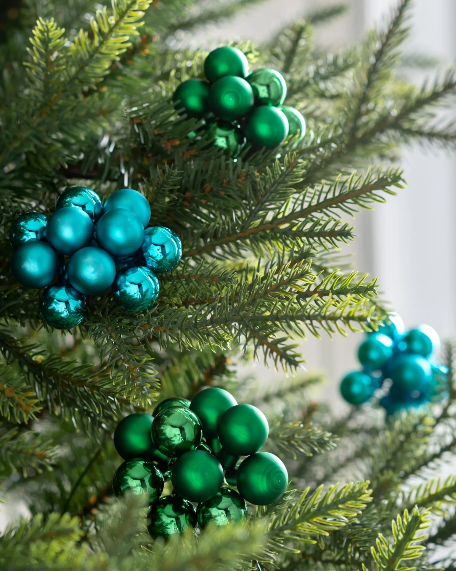 Emerald Green Glass Berry Cluster Baubles, 5 Pack