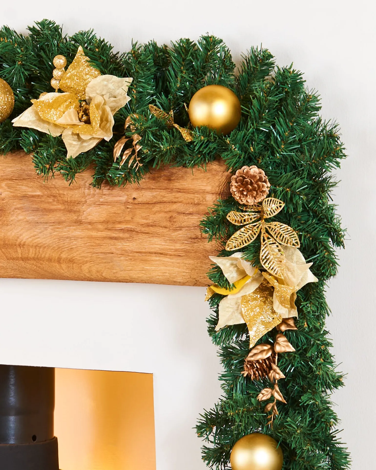 Extra Thick Decorated Garland, Cream/Gold, 9 Ft