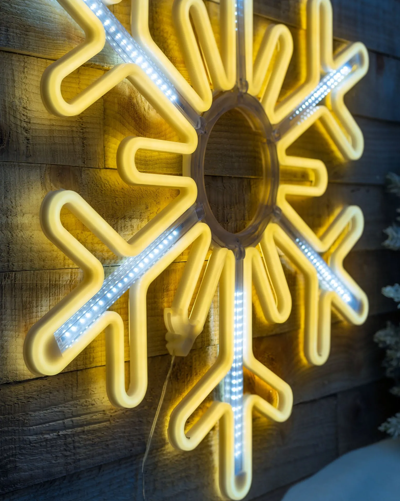 Flashing Snowflake Neon Silhouette, 76 Cm