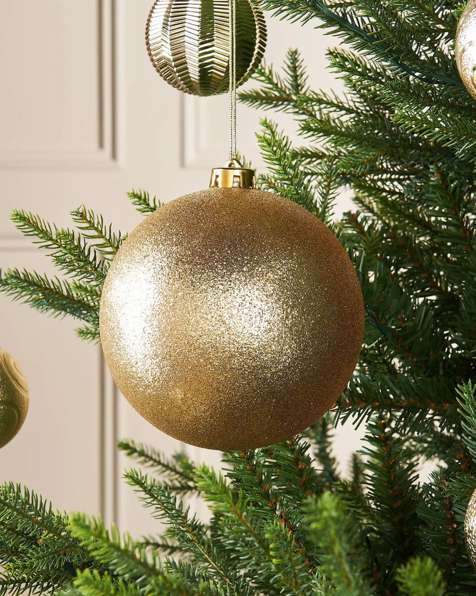 Gold Large Glitter Shatterproof Bauble, 15 Cm