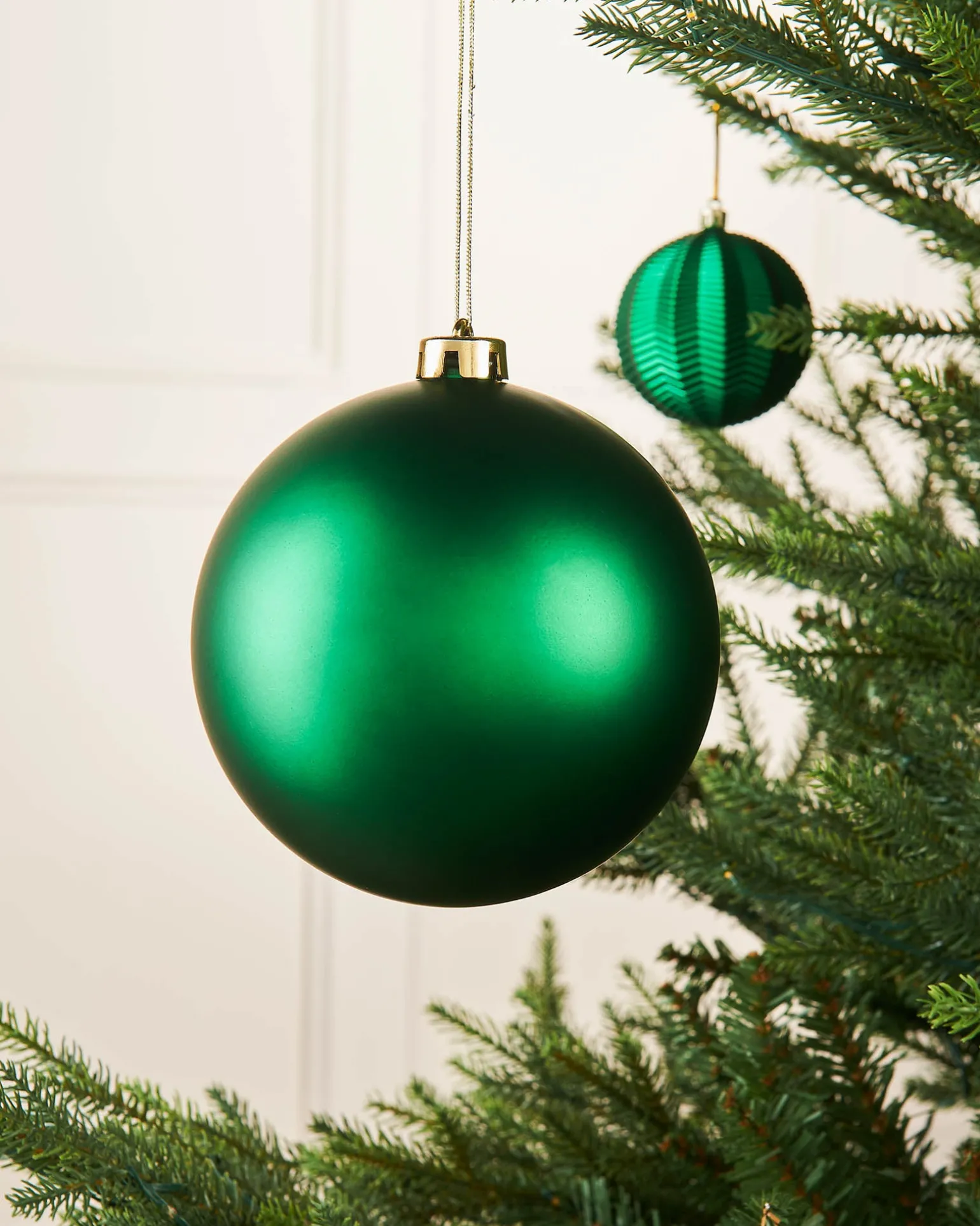 Green Large Matt Shatterproof Bauble, 15 Cm