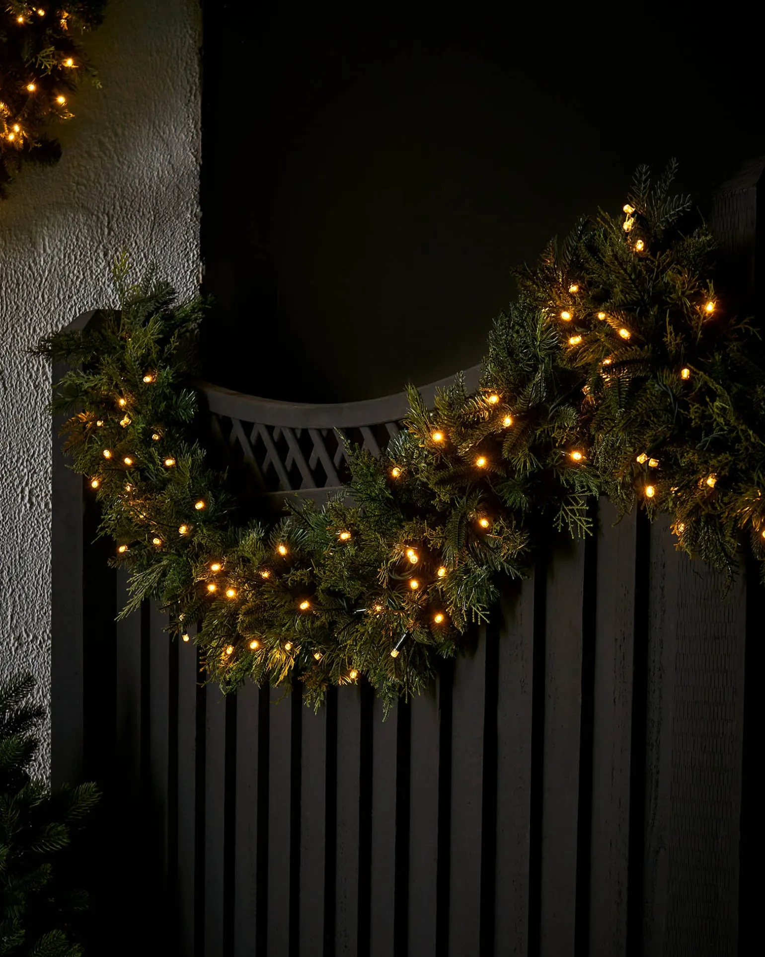 LINK PRO Connectable Pre-Lit Natural Fir Garland, 3 M