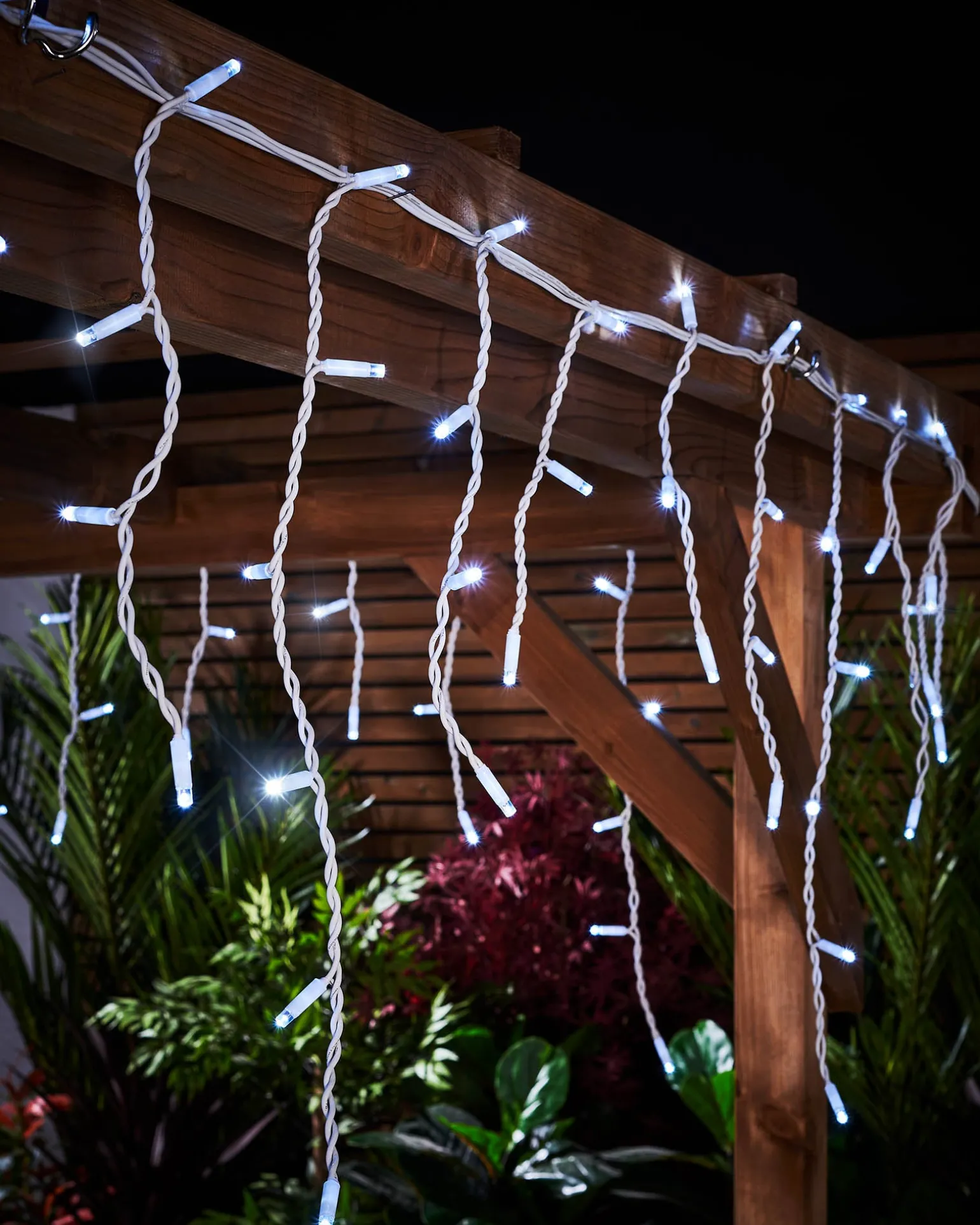 LINK PRO Twinkling LED Icicle Lights, White