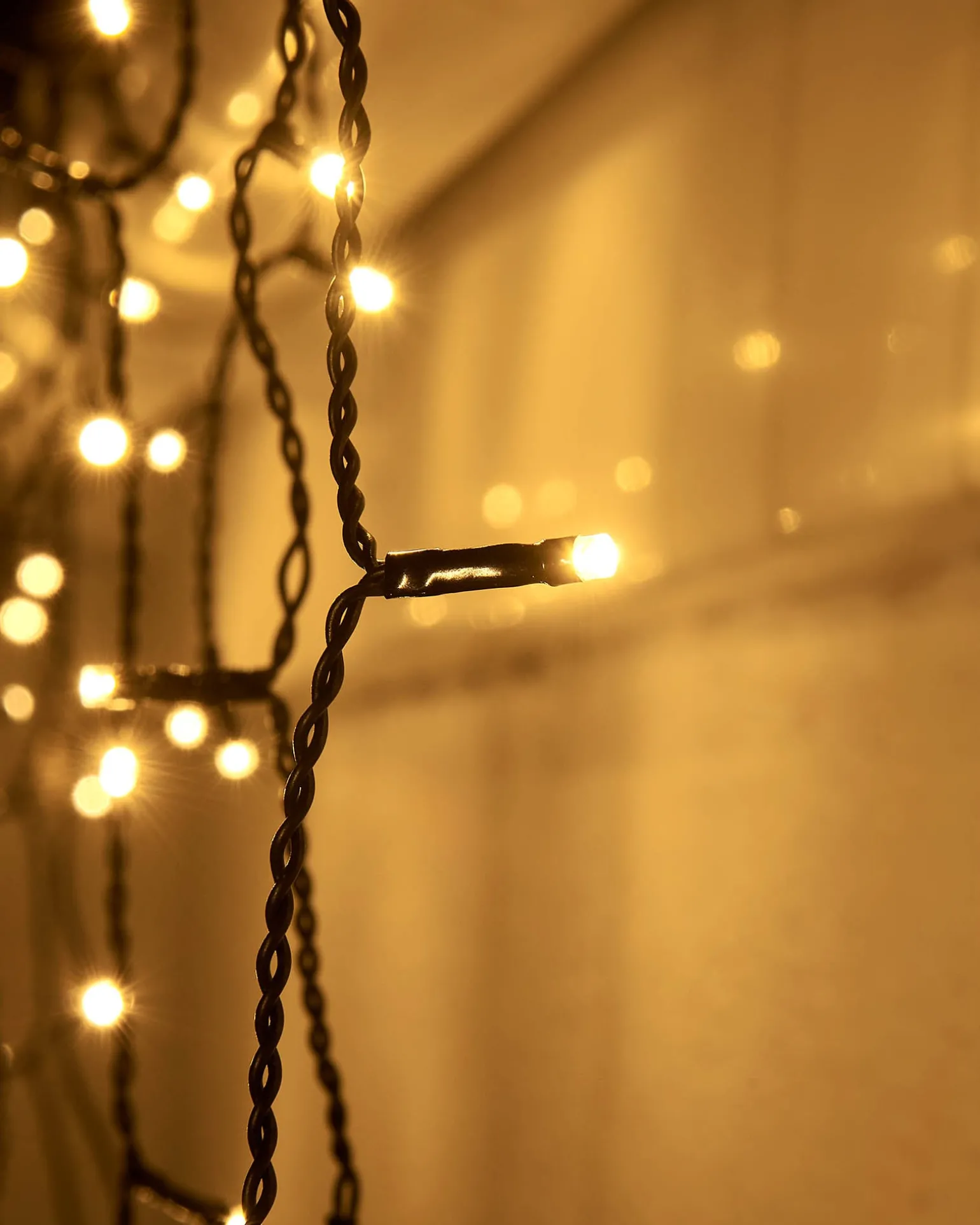 LINK UP LED Icicle Lights, Black Cable, Warm White