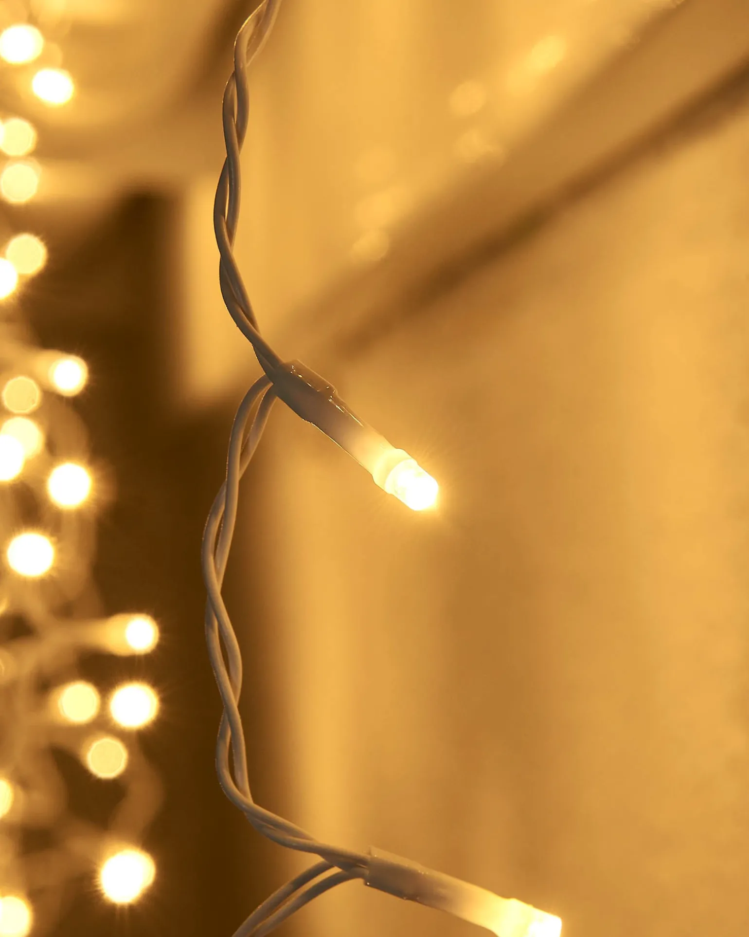 LINK UP LED Icicle Lights, White Cable, Warm White
