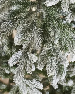 Luxury Snow Flocked Christmas Tree, 6 Ft