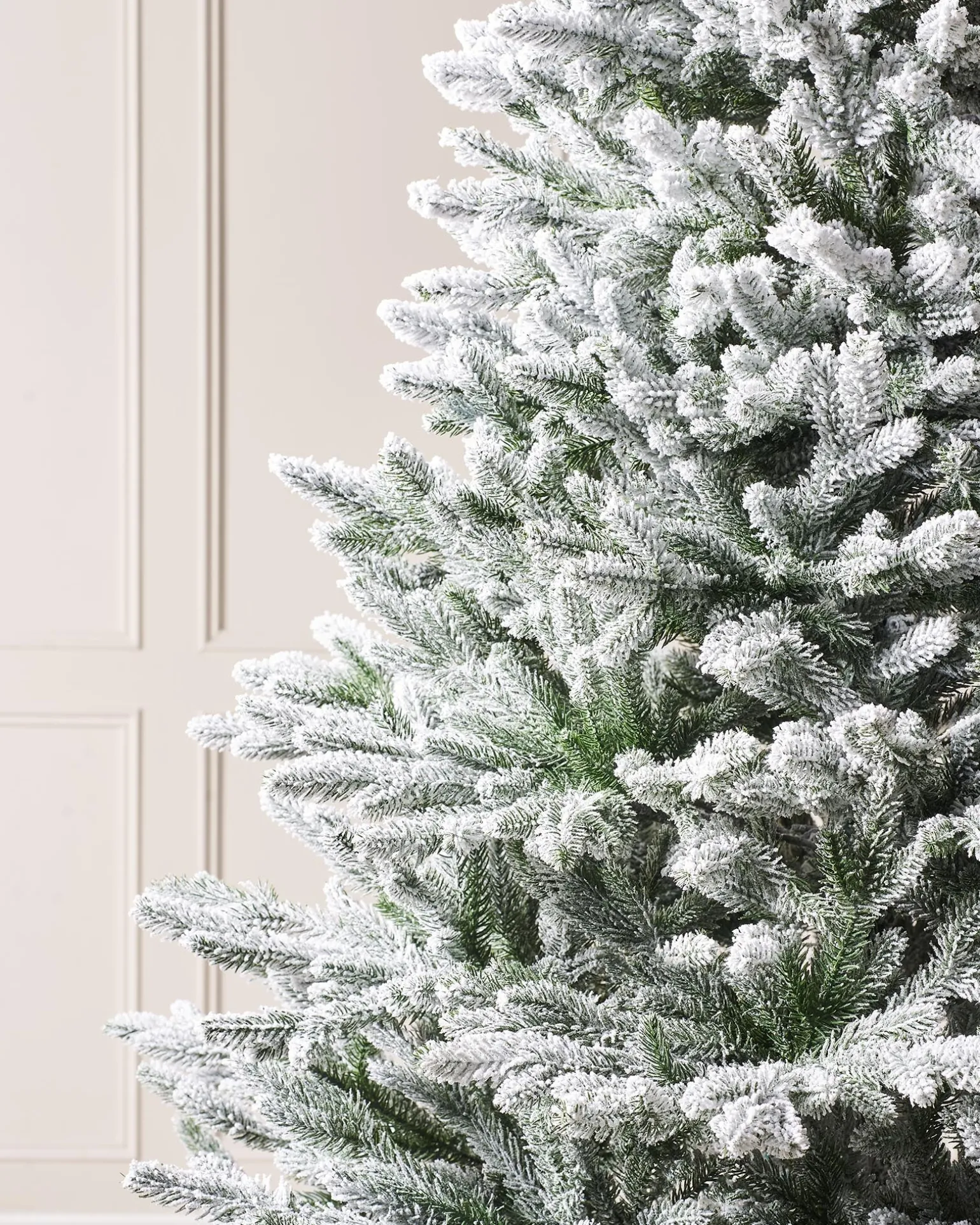 Luxury Snow Flocked Christmas Tree, 7 Ft