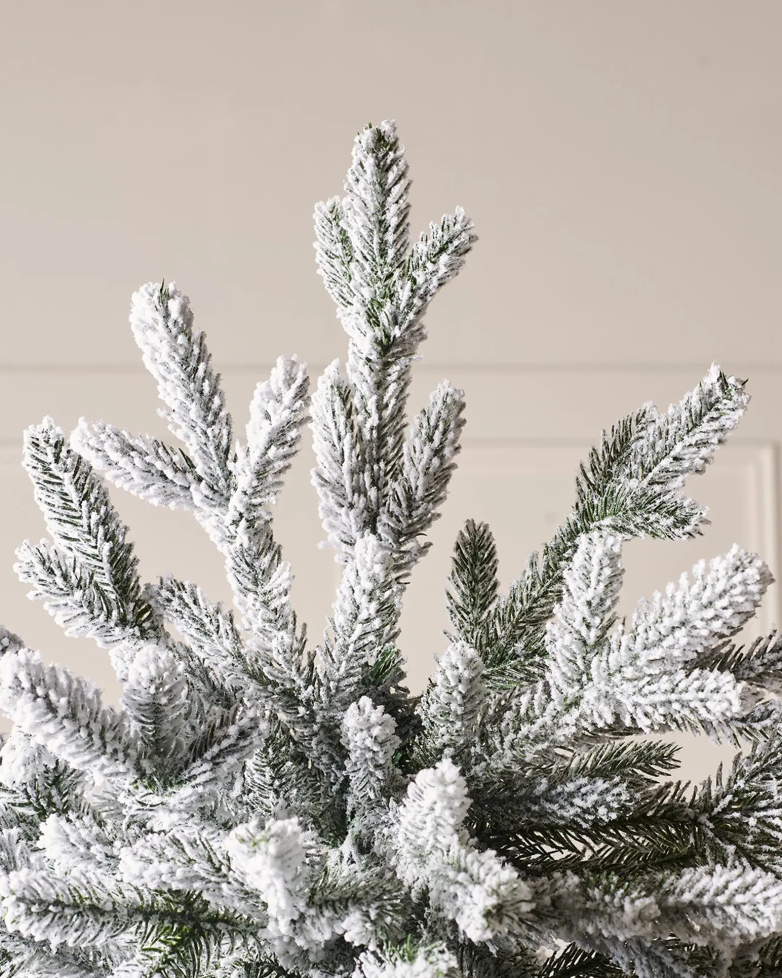 Luxury Snow Flocked Christmas Tree, 7 Ft