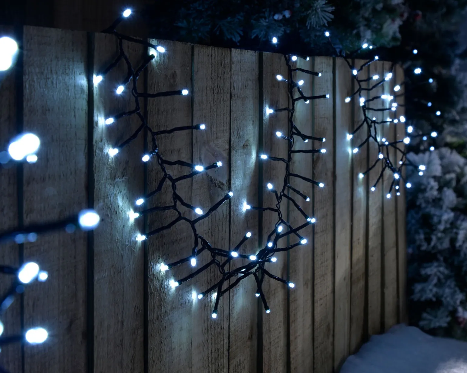 Multi-Function 300 LED Connectable Cluster Light String, Bright White