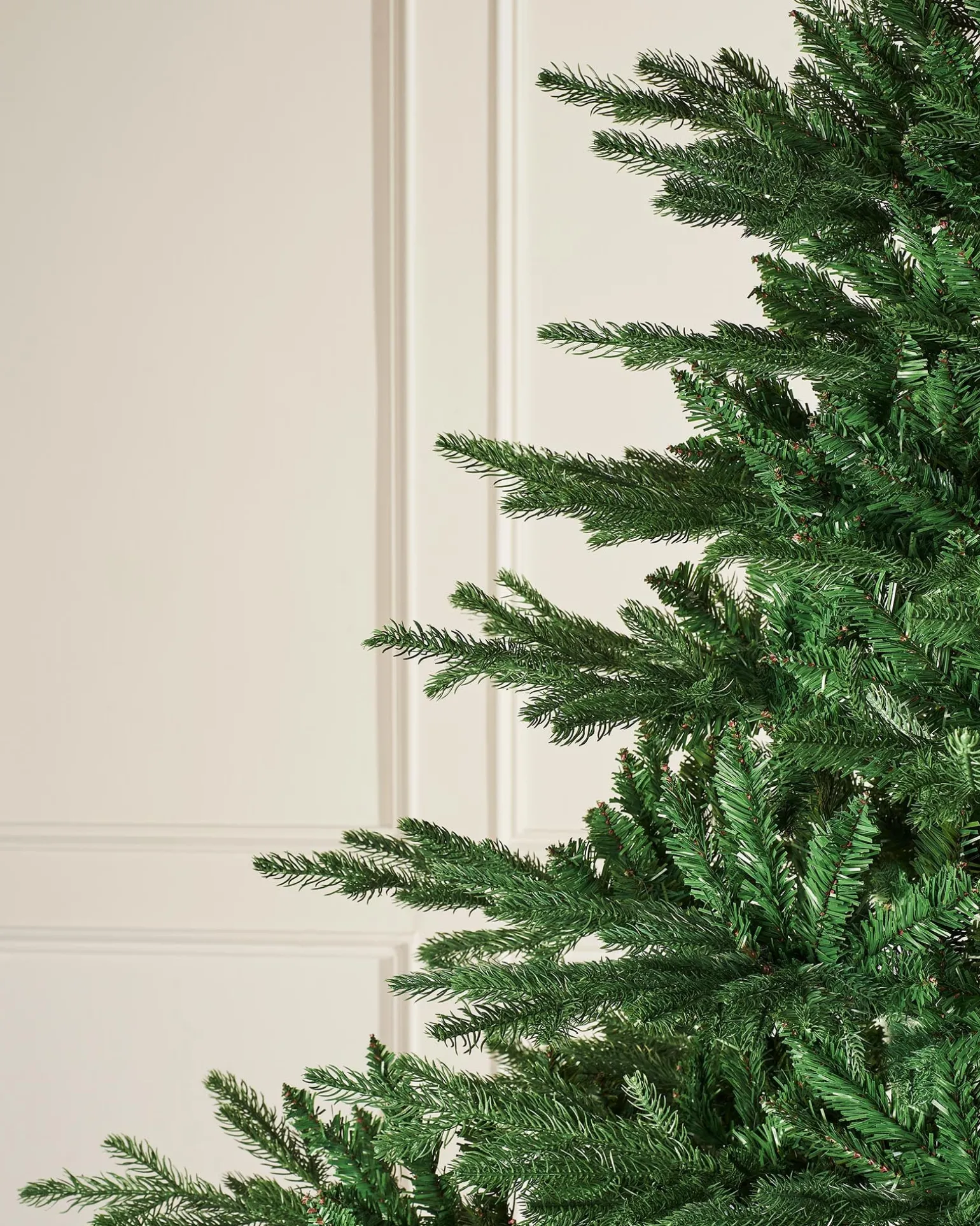 Northern Fir Christmas Tree, 7 Ft