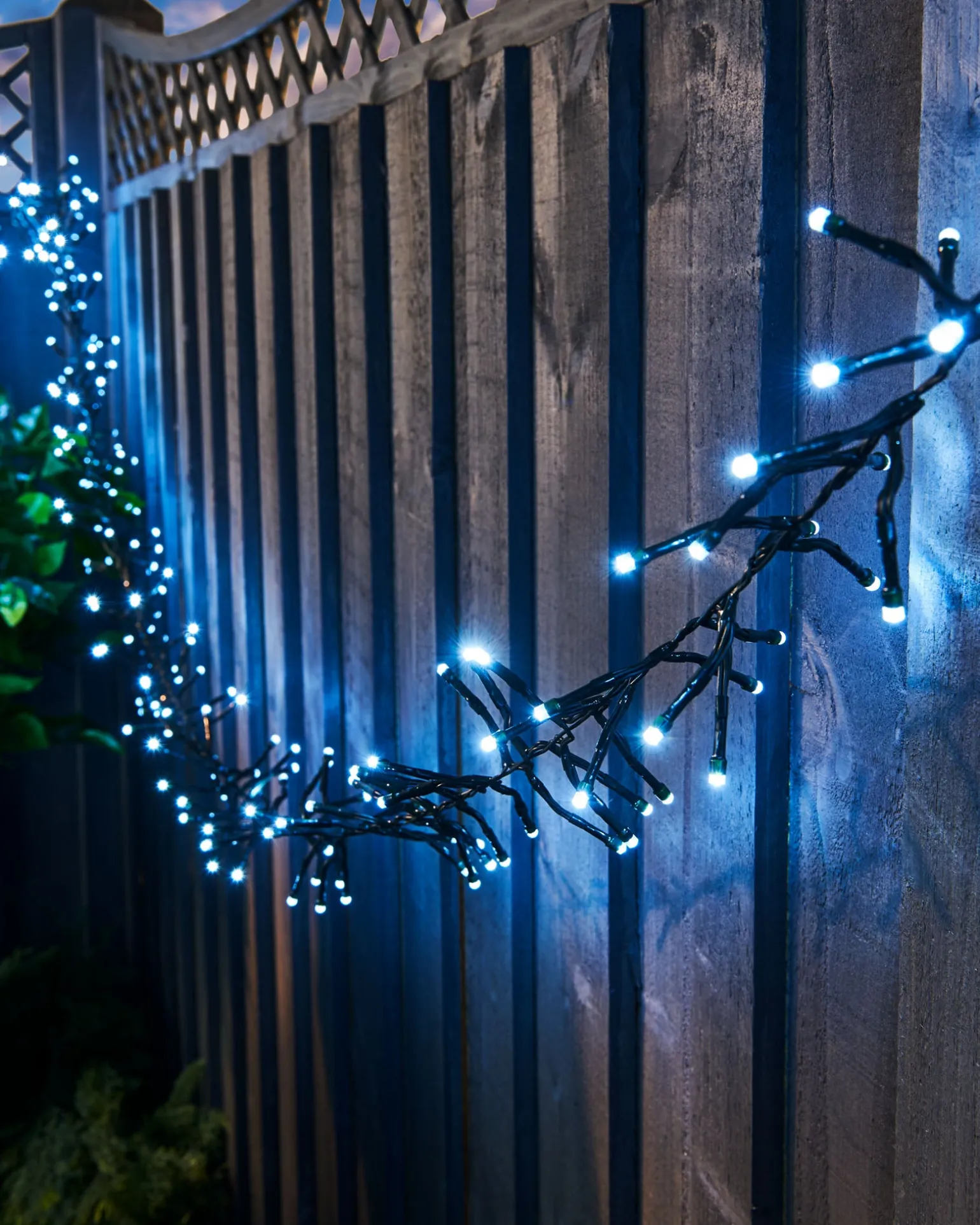 Outdoor Cluster Multi-Function 500 LED Light String, Ice White
