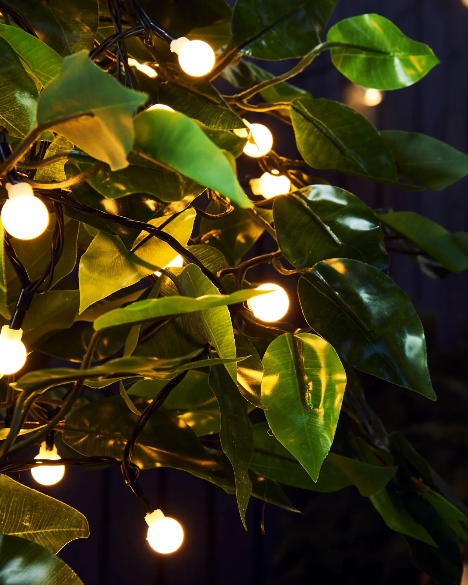Outdoor Multi-Function 100 Berry LED Light String, Warm White