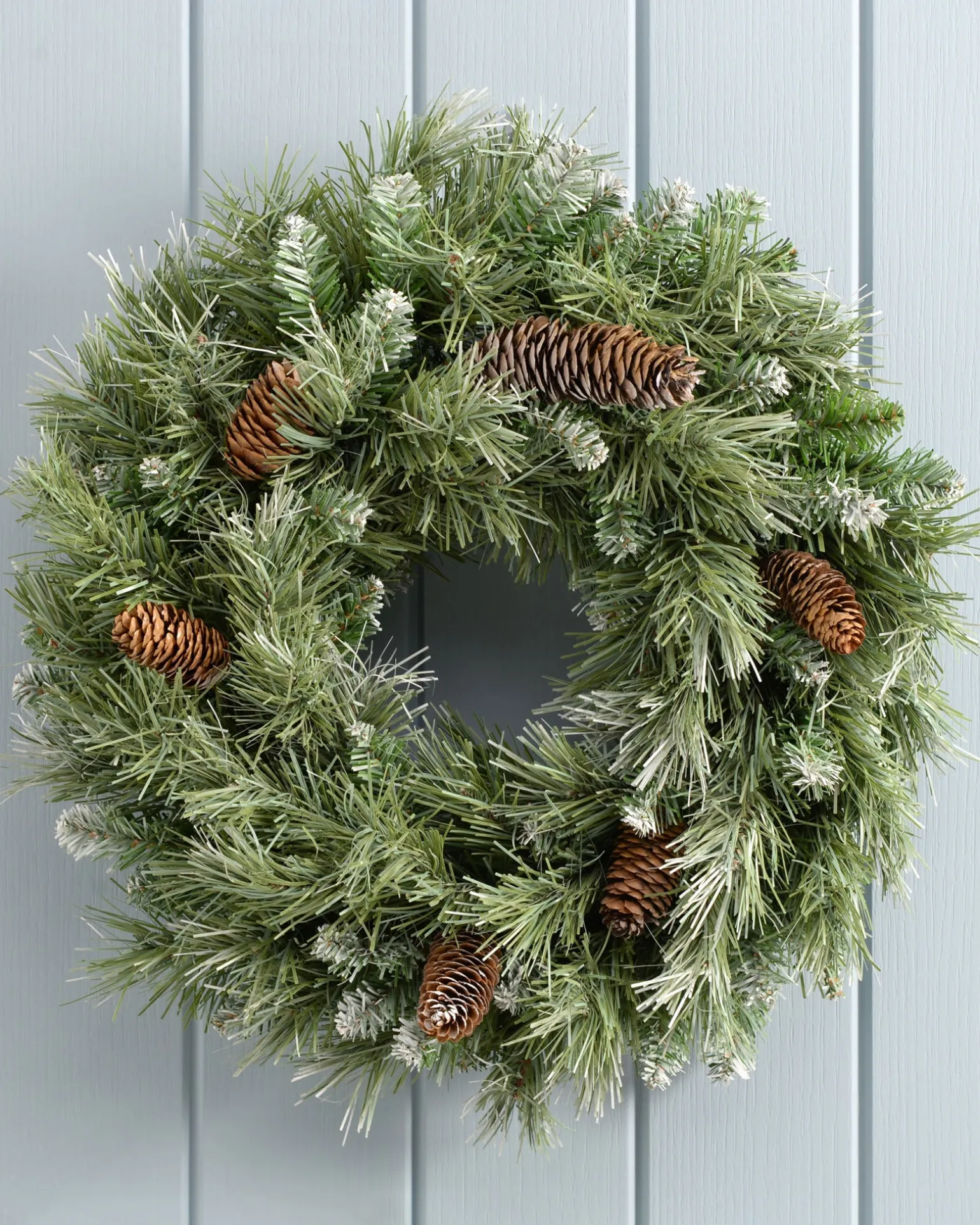 Pre-Decorated Frosted Scandinavian Blue Spruce Wreath, 50 Cm