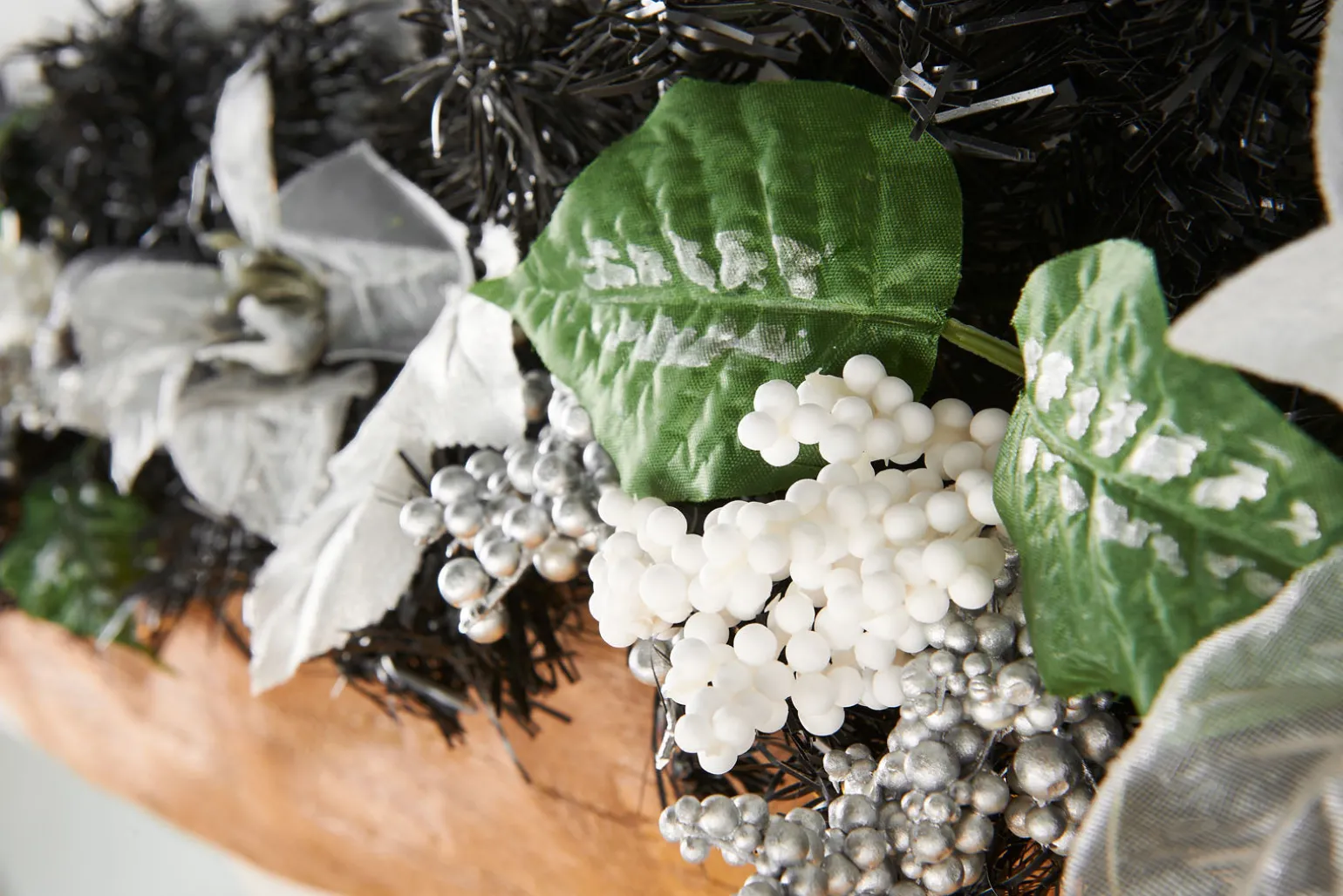 Pre-Decorated Garland, Black/Silver, 6 Ft