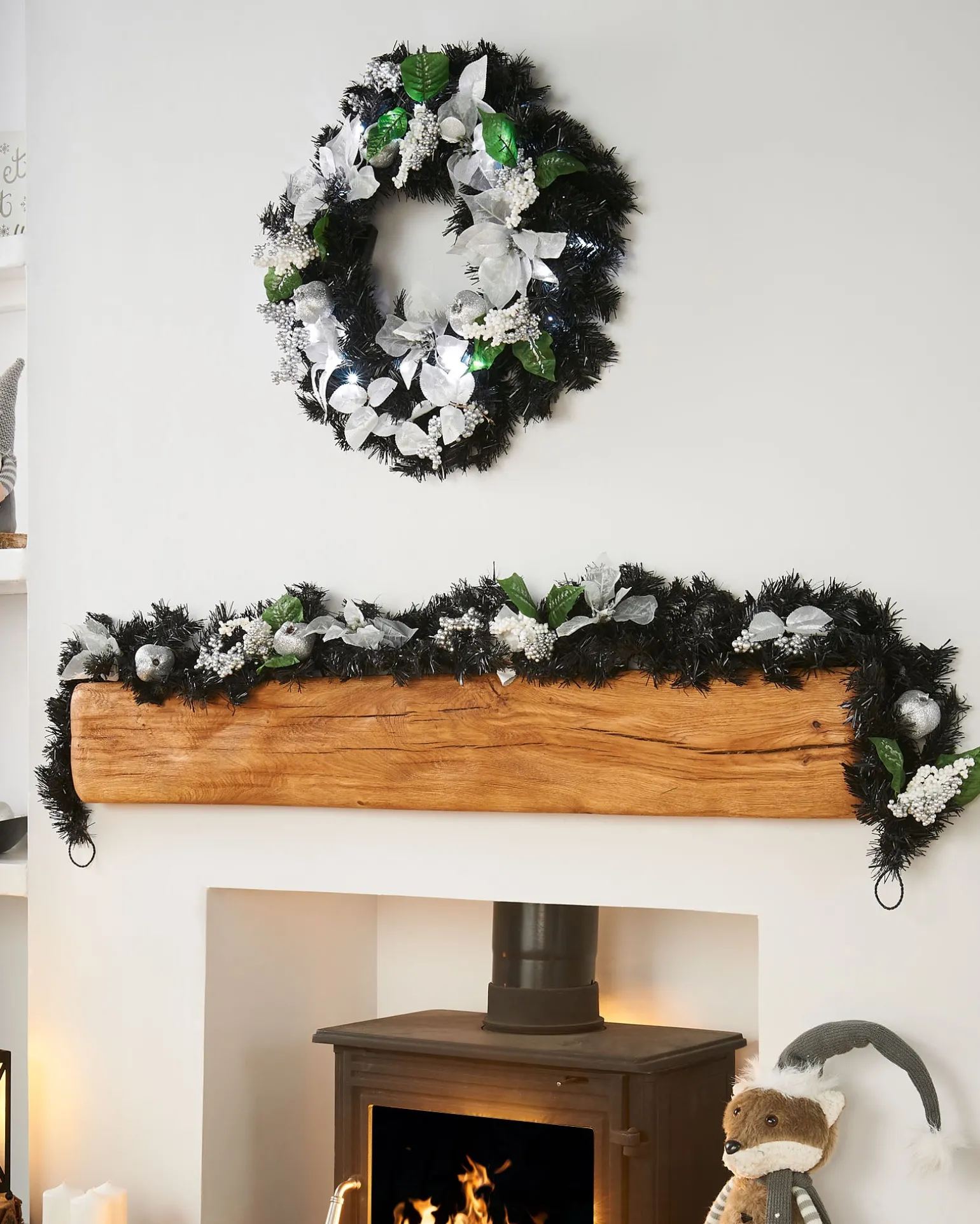 Pre-Decorated Garland, Black/Silver, 6 Ft