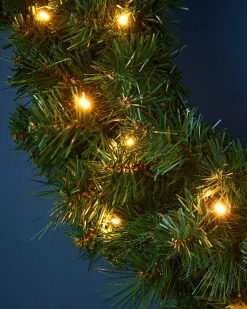 Pre-Lit Alberta Spruce Wreath, 60 Cm