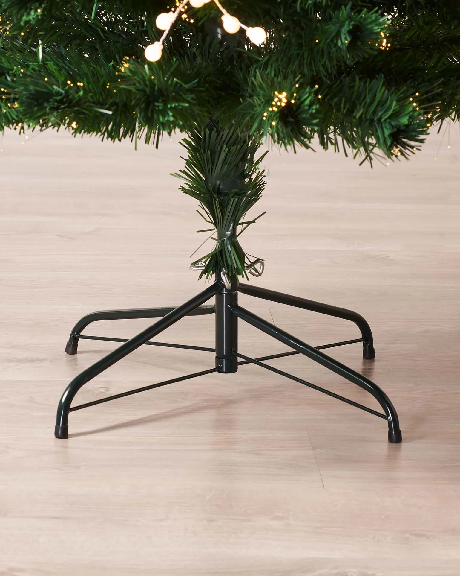Pre-Lit Berry Cluster Fibre Optic Christmas Tree, 7 Ft