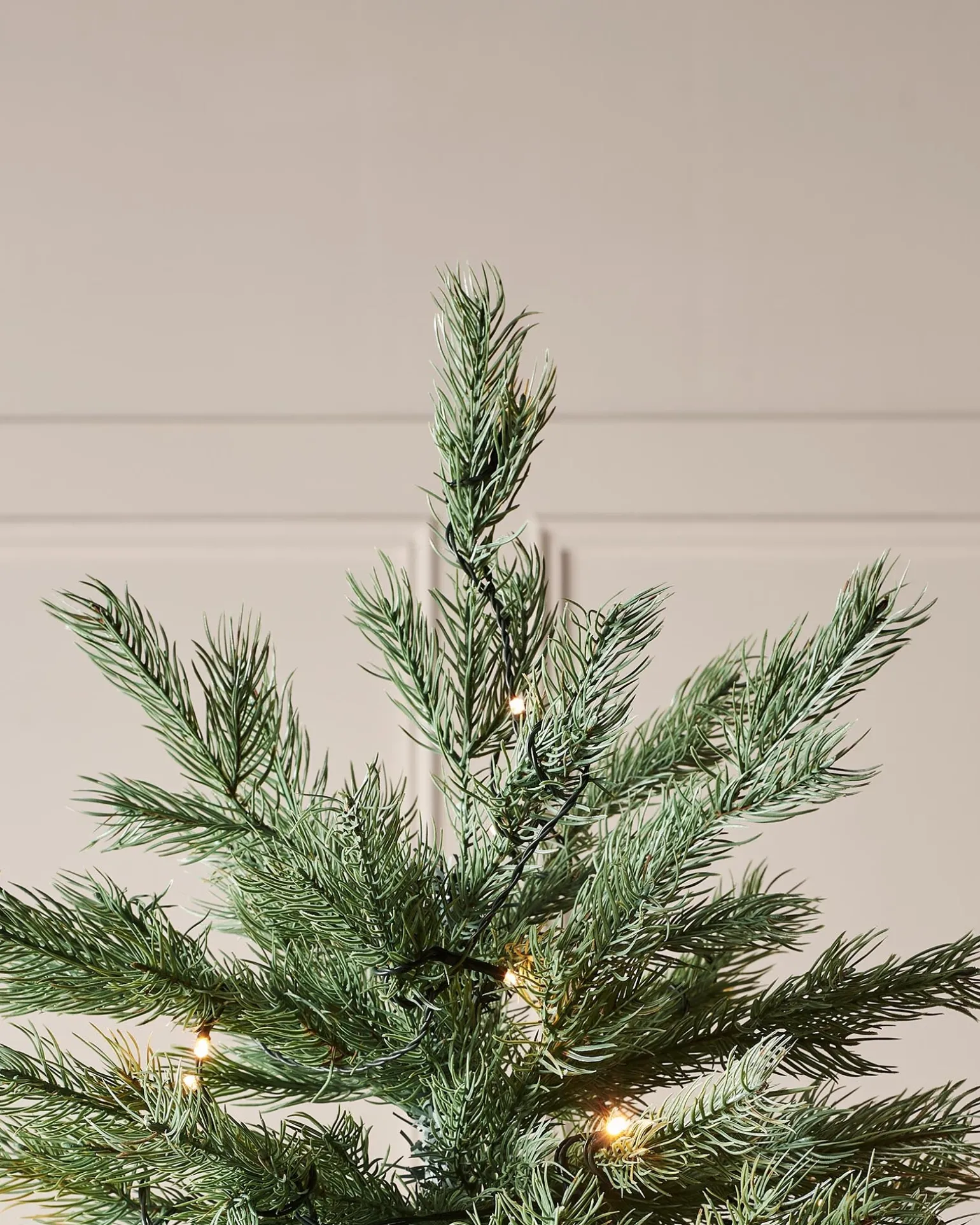 Pre-Lit Colorado Blue Spruce Christmas Tree, 7 Ft