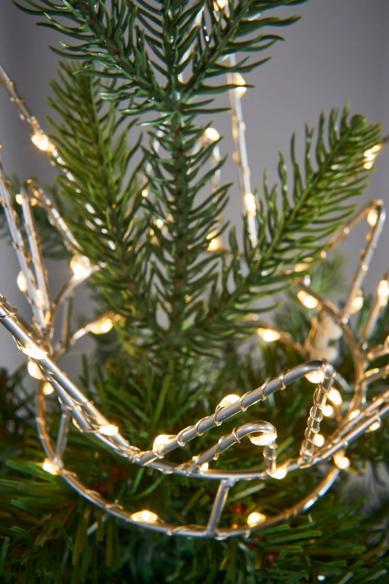 Pre-Lit Crown Christmas Tree Topper, 18 Cm