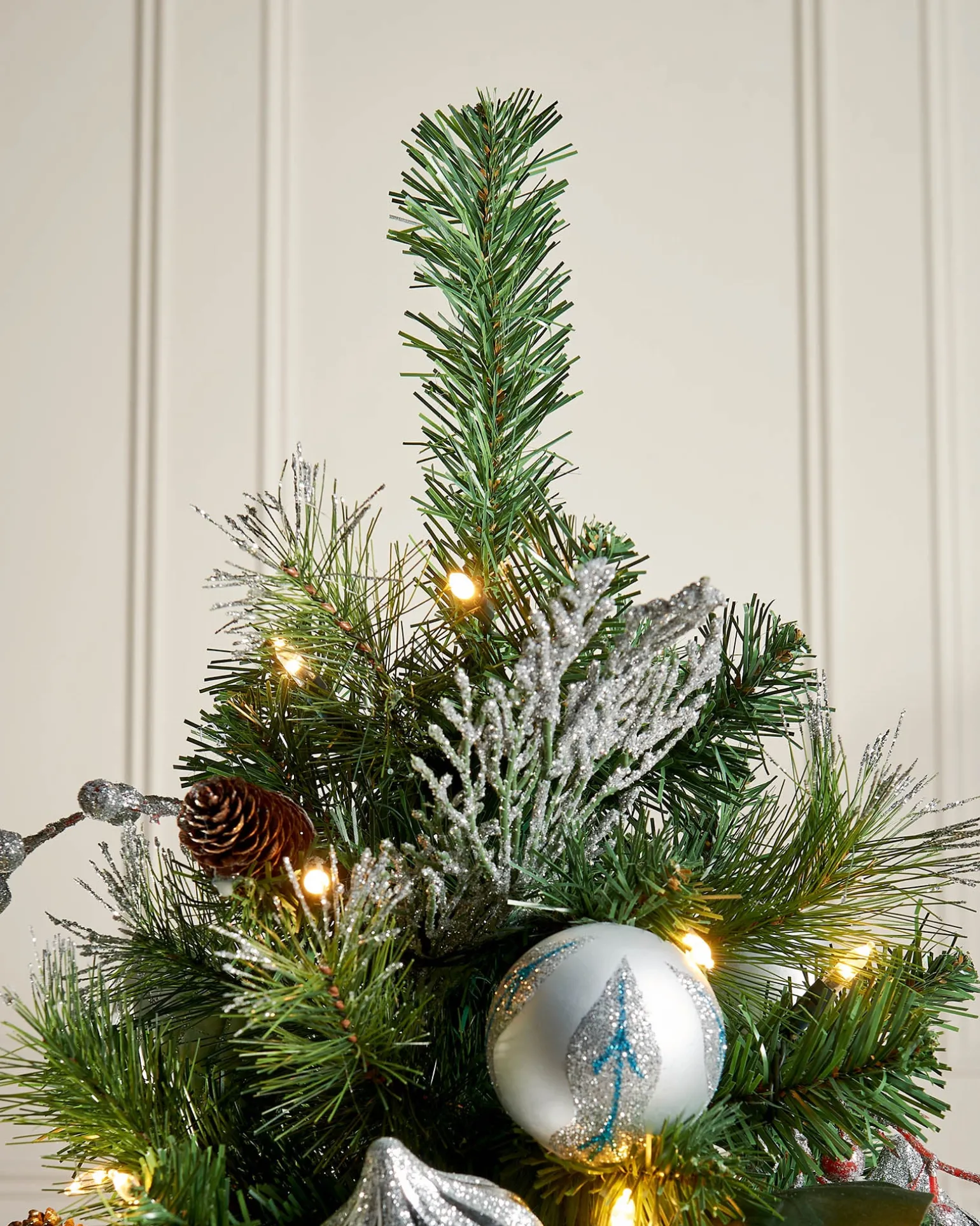 Pre-Lit Decorated Christmas Tree, 4 Ft