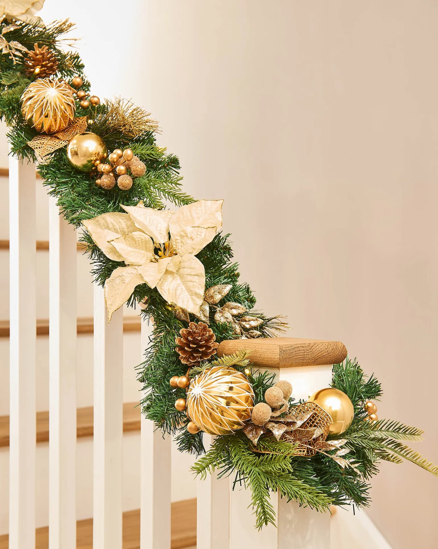 Pre-Lit Decorated Garland, Cream/Gold, 9 Ft