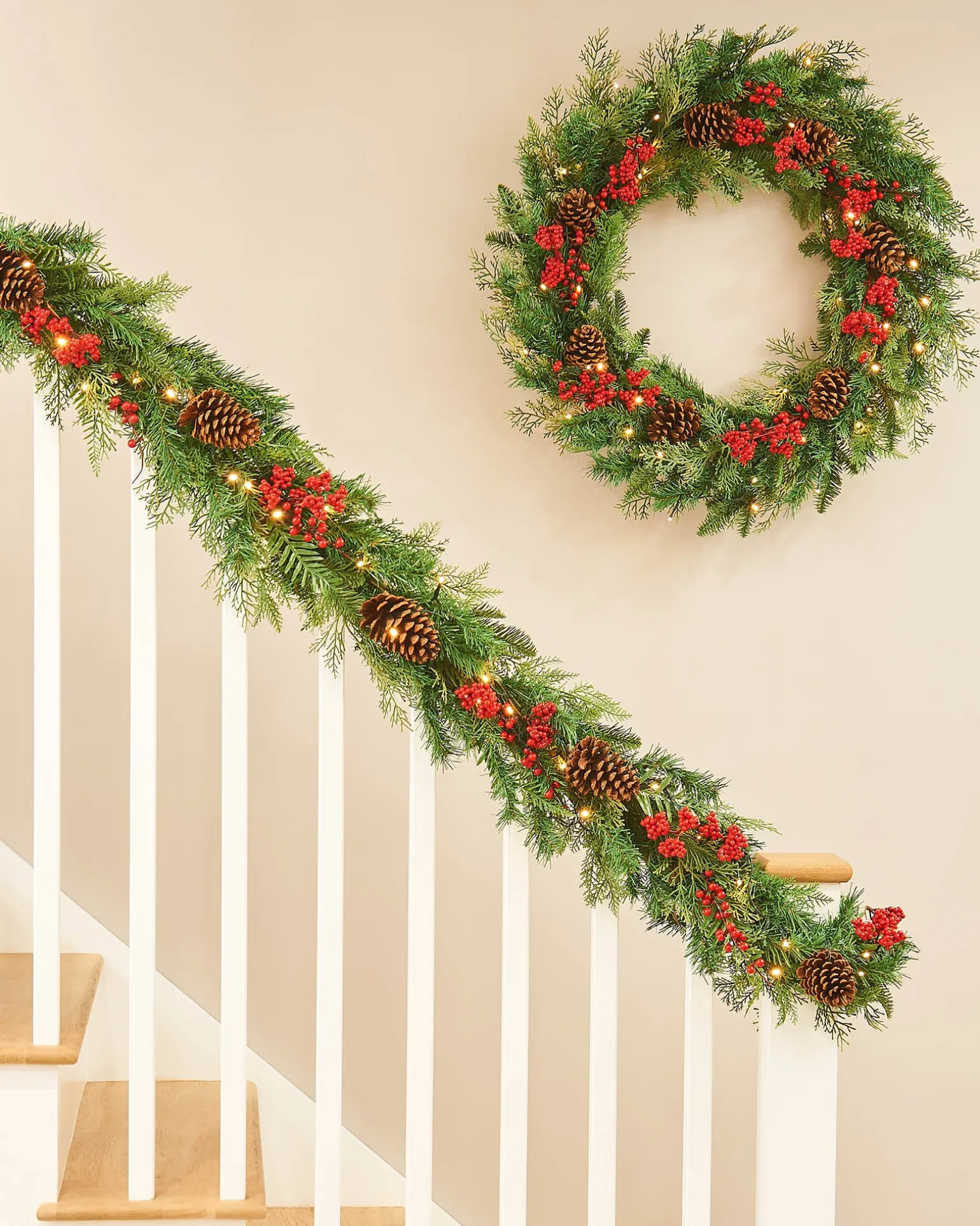 Pre-Lit Decorated Garland, Pinecones & Berries, 9 Ft