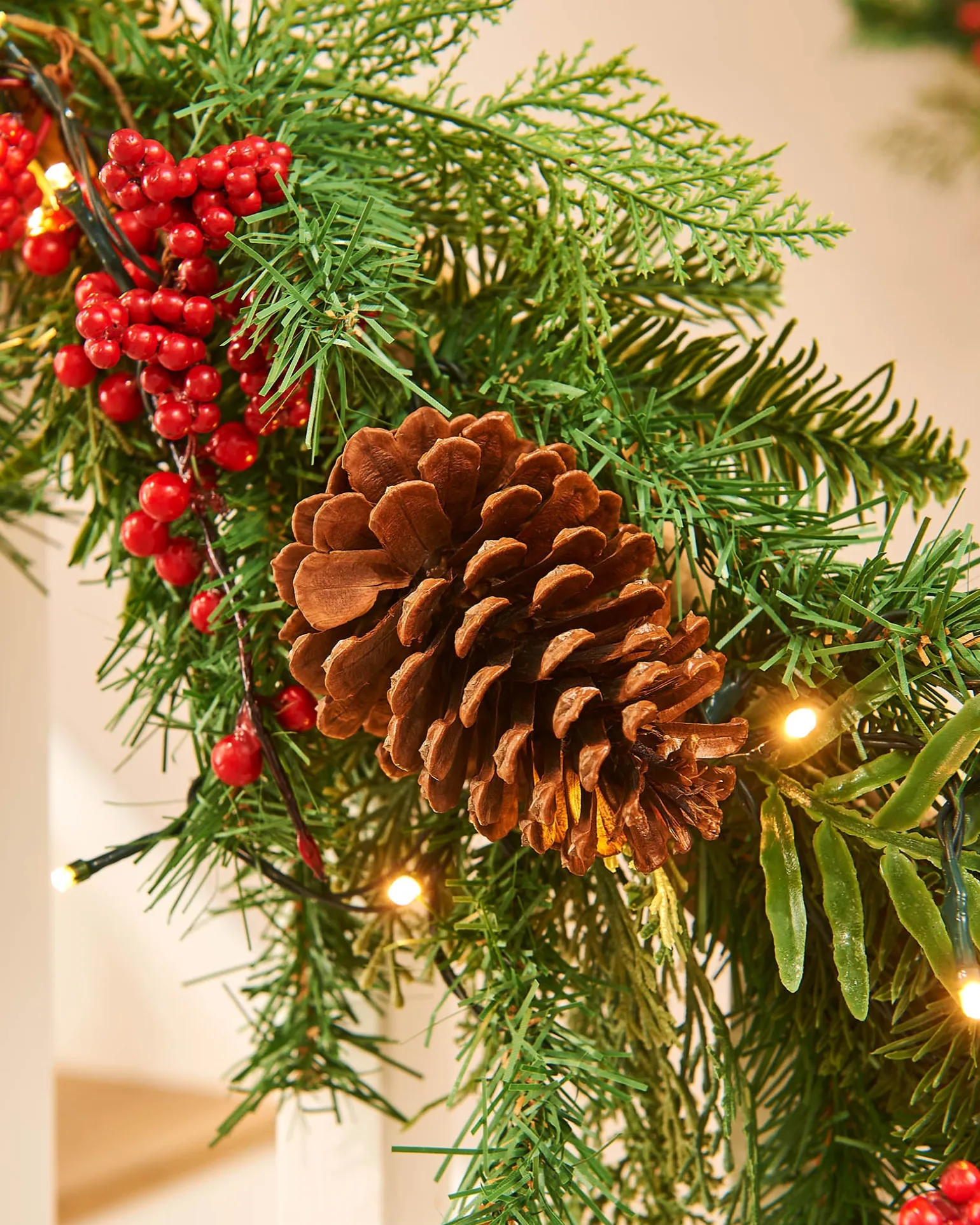 Pre-Lit Decorated Garland, Pinecones & Berries, 9 Ft