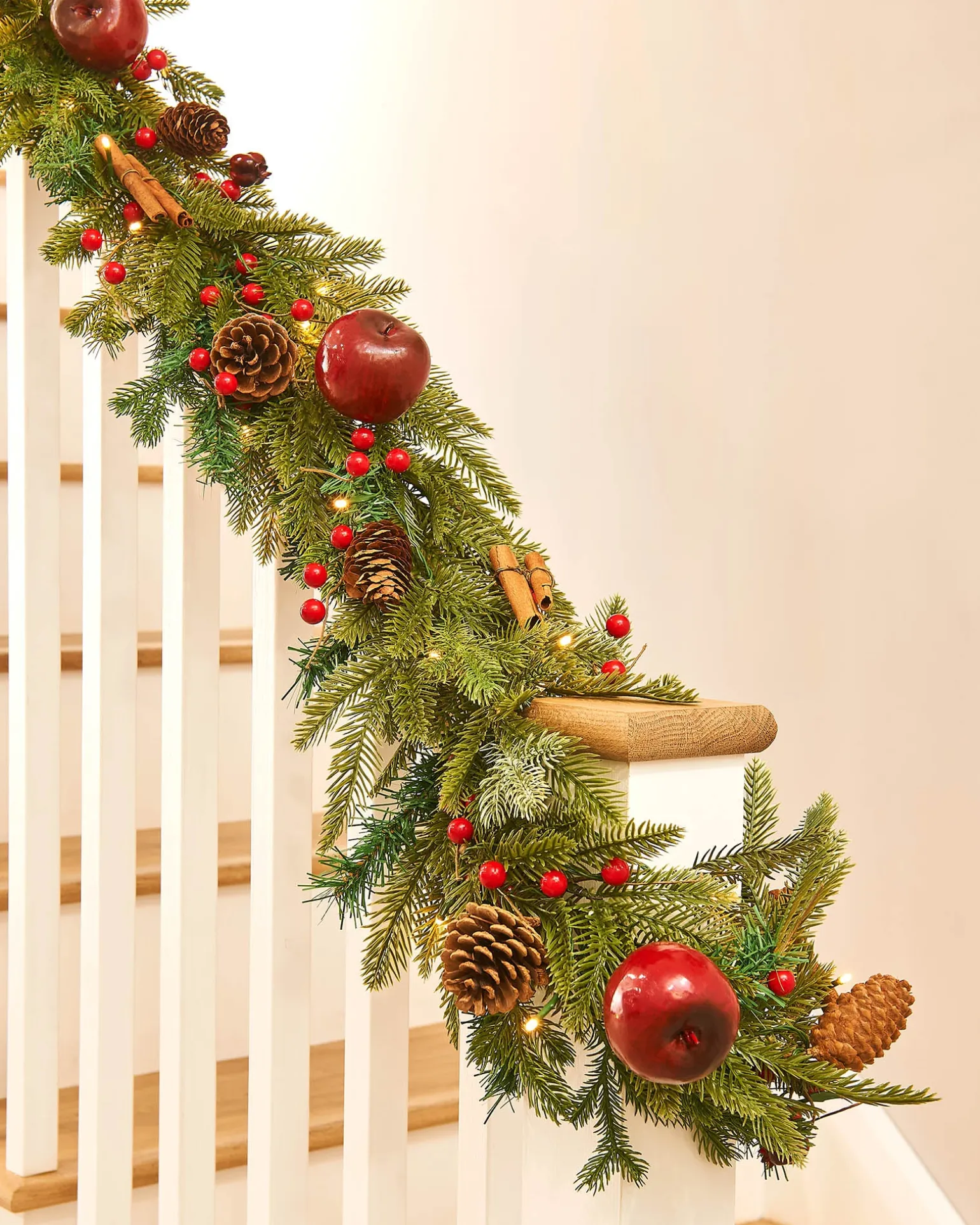 Pre-Lit Decorated Garland, Apples & Cinnamon Sticks, 9 Ft