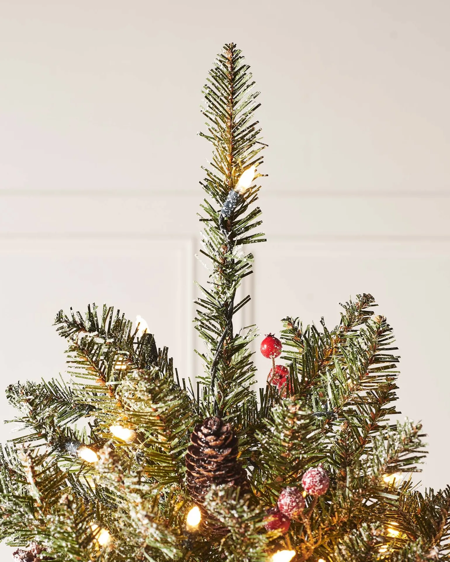Pre-Lit Decorated Snow Flocked Christmas Tree, 7 Ft
