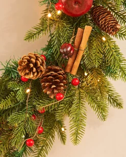 Pre-Lit Decorated Wreath, Apples & Cinnamon Sticks, 76 Cm