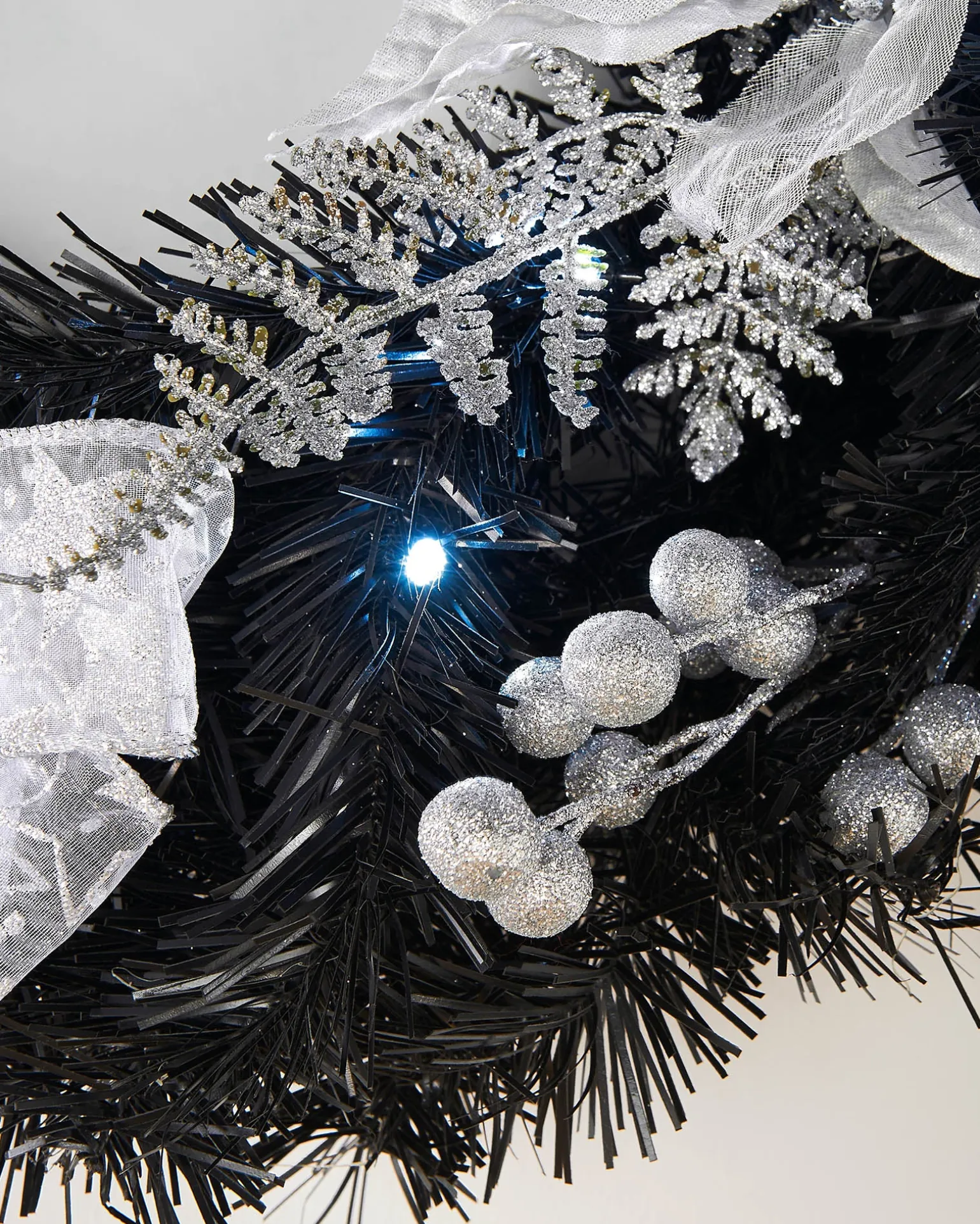 Pre-Lit Decorated Wreath, Black/Silver, 60 Cm