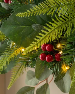 Pre-Lit Decorated Wreath, Berries & Eucalyptuses, 60 Cm
