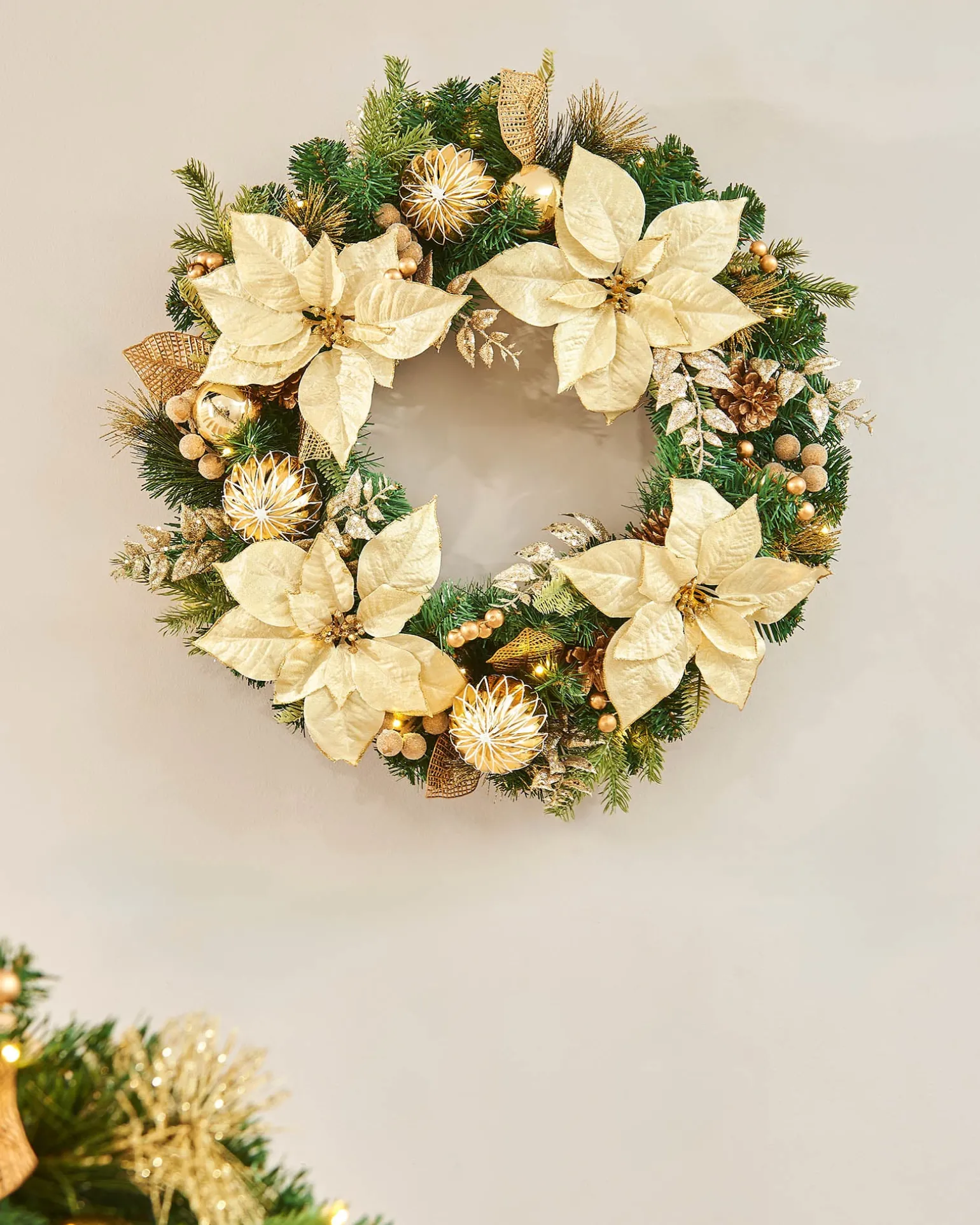 Pre-Lit Decorated Wreath, Cream/Gold, 60 Cm