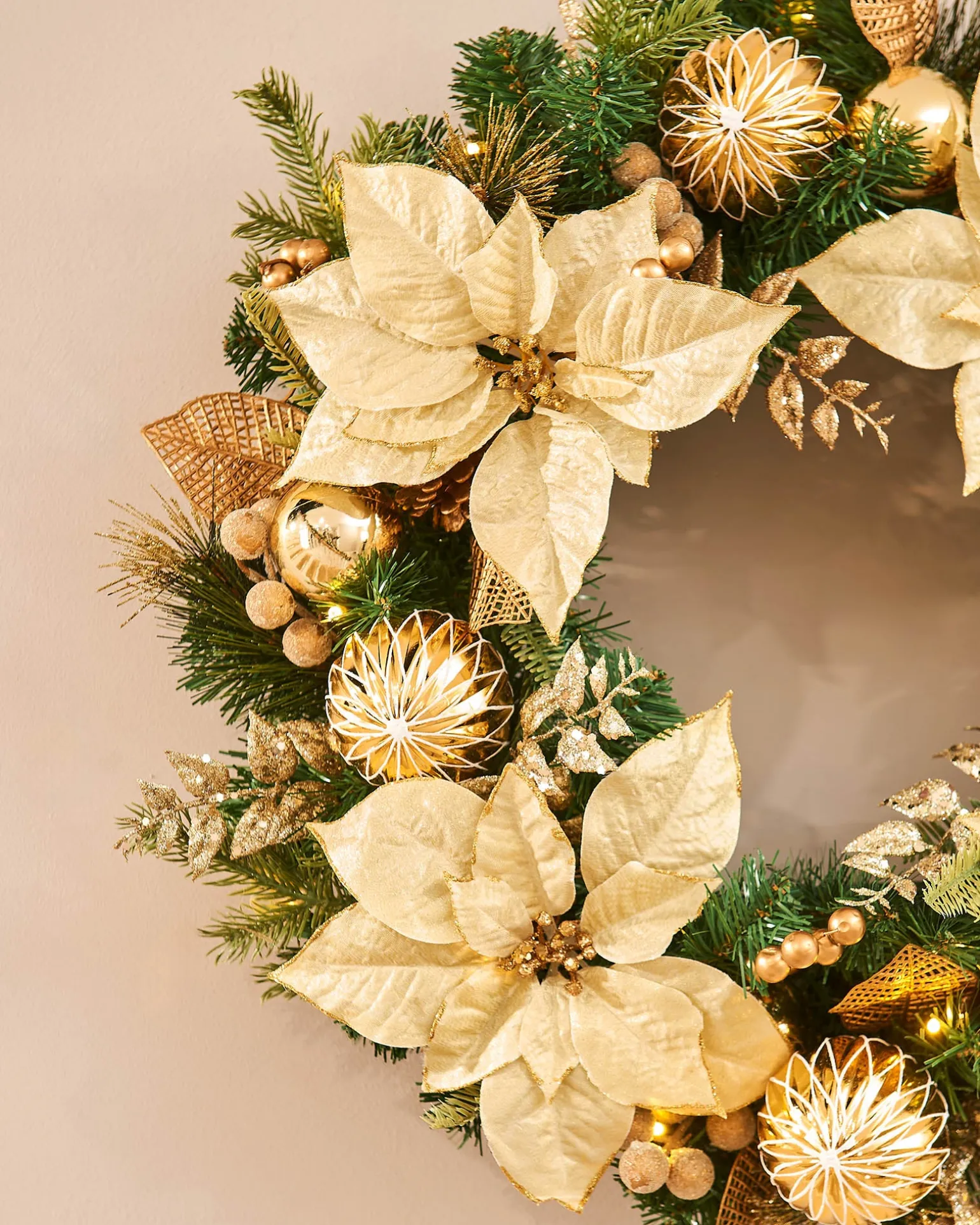 Pre-Lit Decorated Wreath, Cream/Gold, 60 Cm